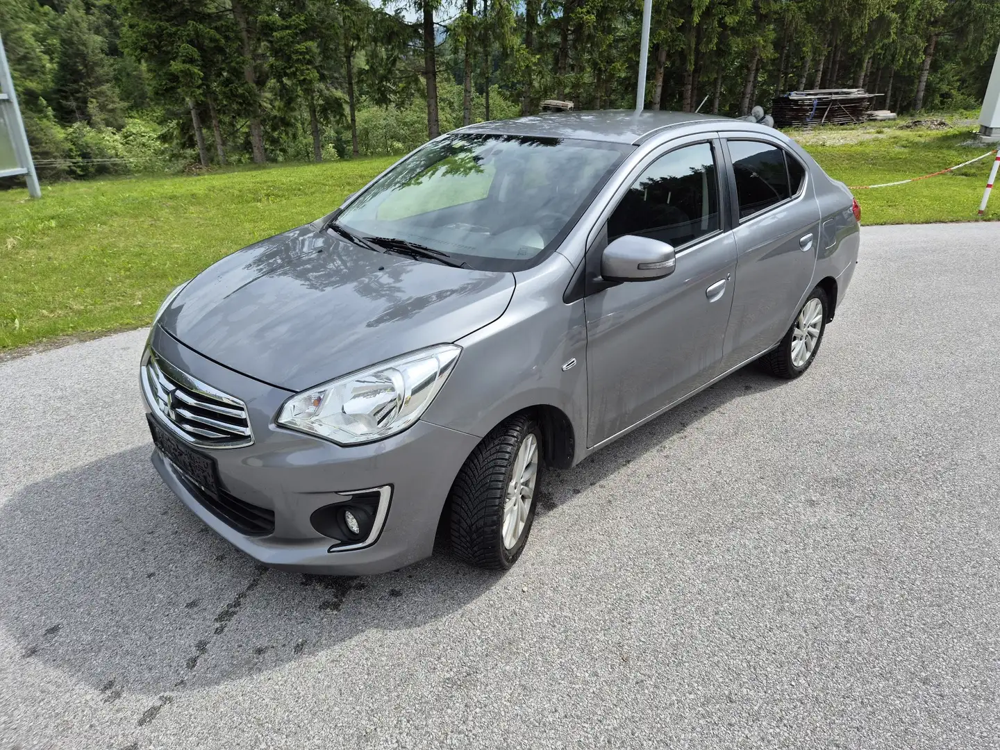 Mitsubishi Attrage 1,2 MIVEC Intense Szürke - 1