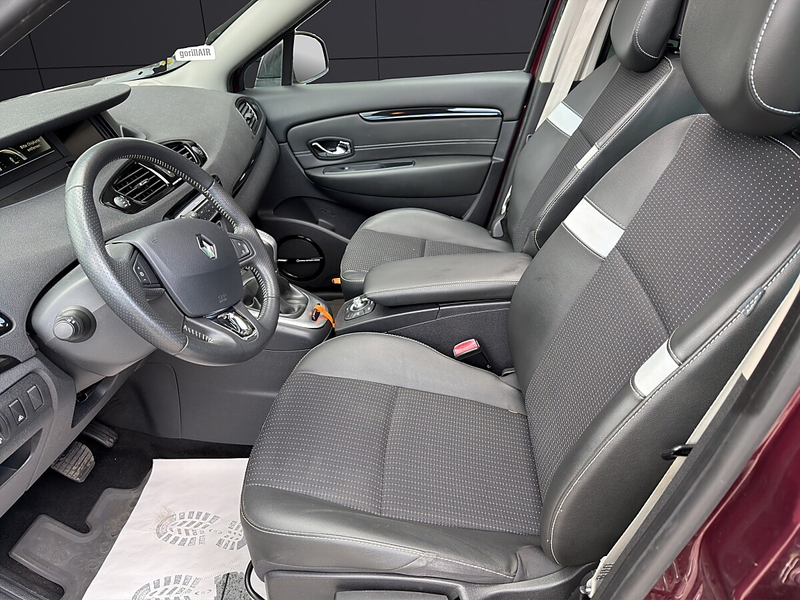 Renault Grand Scenic Grand Scénic dCi 110 EDC Bose Edition — photo 9