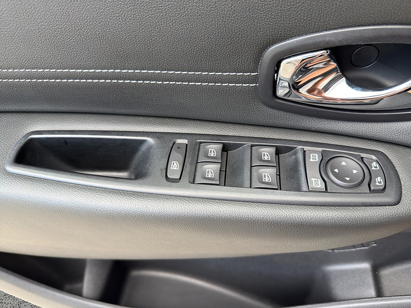 Renault Grand Scenic Grand Scénic dCi 110 EDC Bose Edition — photo 11