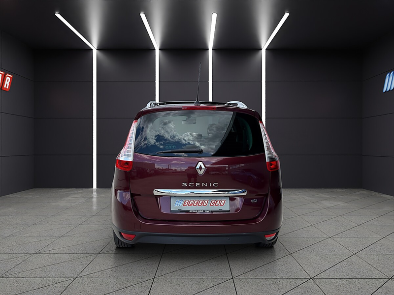 Renault Grand Scenic Grand Scénic dCi 110 EDC Bose Edition — photo 6