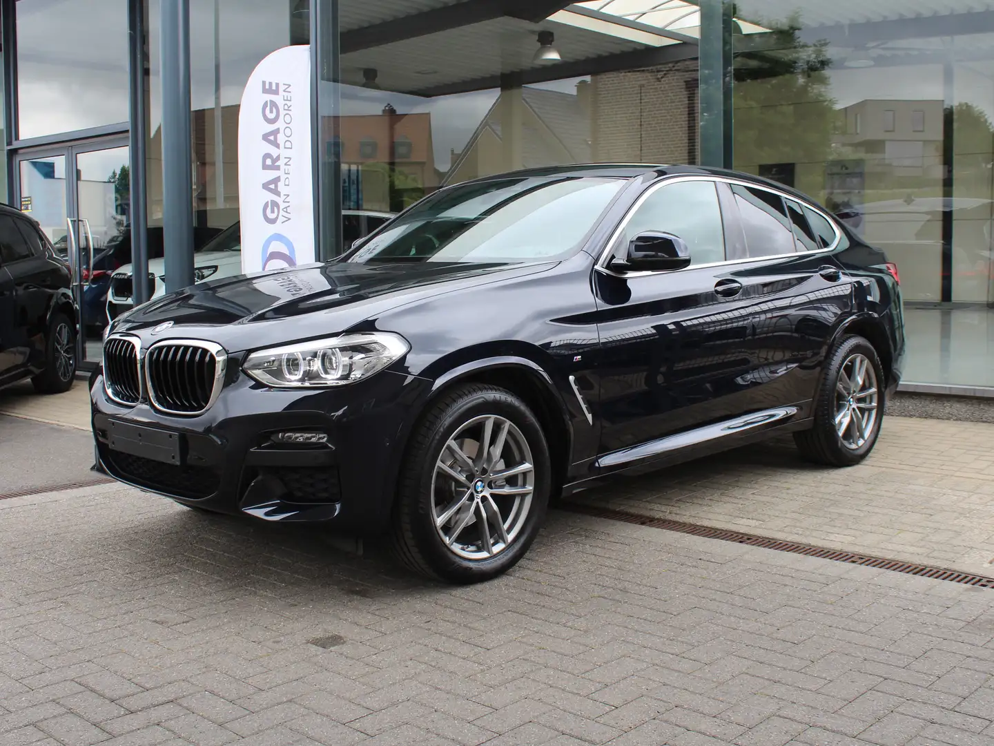 BMW X4 xDrive20dA M Sport / CAM / BLINDSPOT / CARPLAY ++ Noir - 2