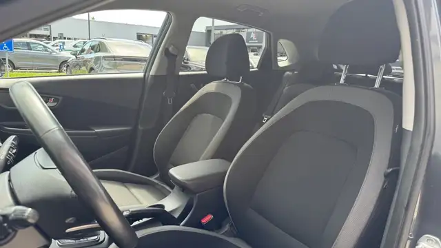Hyundai Kona view 9