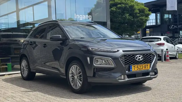 Hyundai Kona view 3