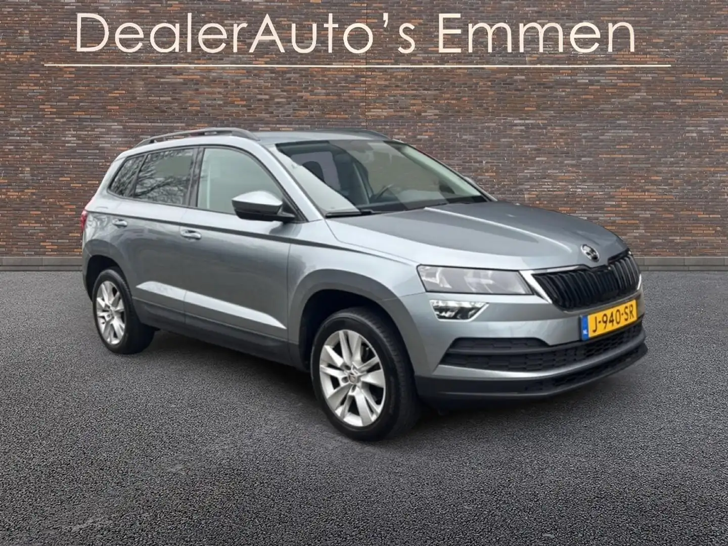 Skoda Karoq 1.0 TSI ECC LMV NAVIGATIE CRUISE Grijs - 1