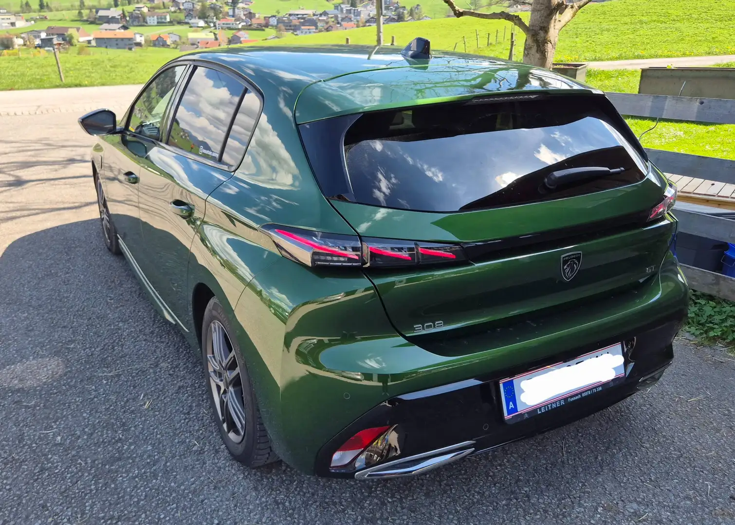 Peugeot 308 308 BlueHDi 130 GT Pack Diesel Alcantara Matrix-LED Automatik Grün - 2
