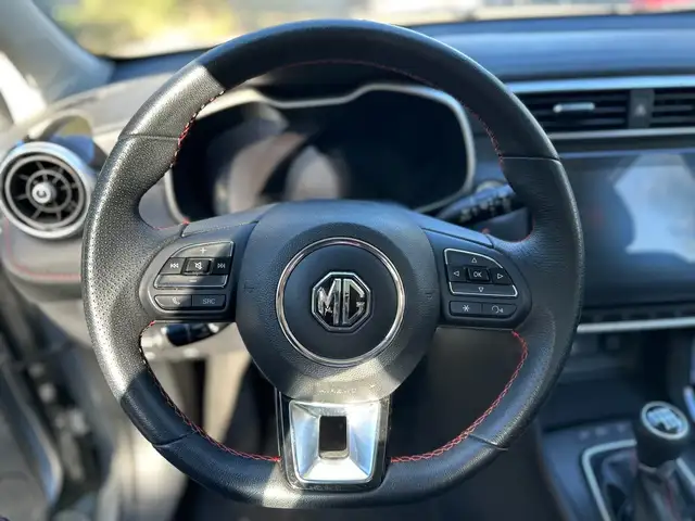 MG ZS view 7