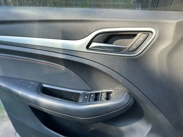 MG ZS view 6