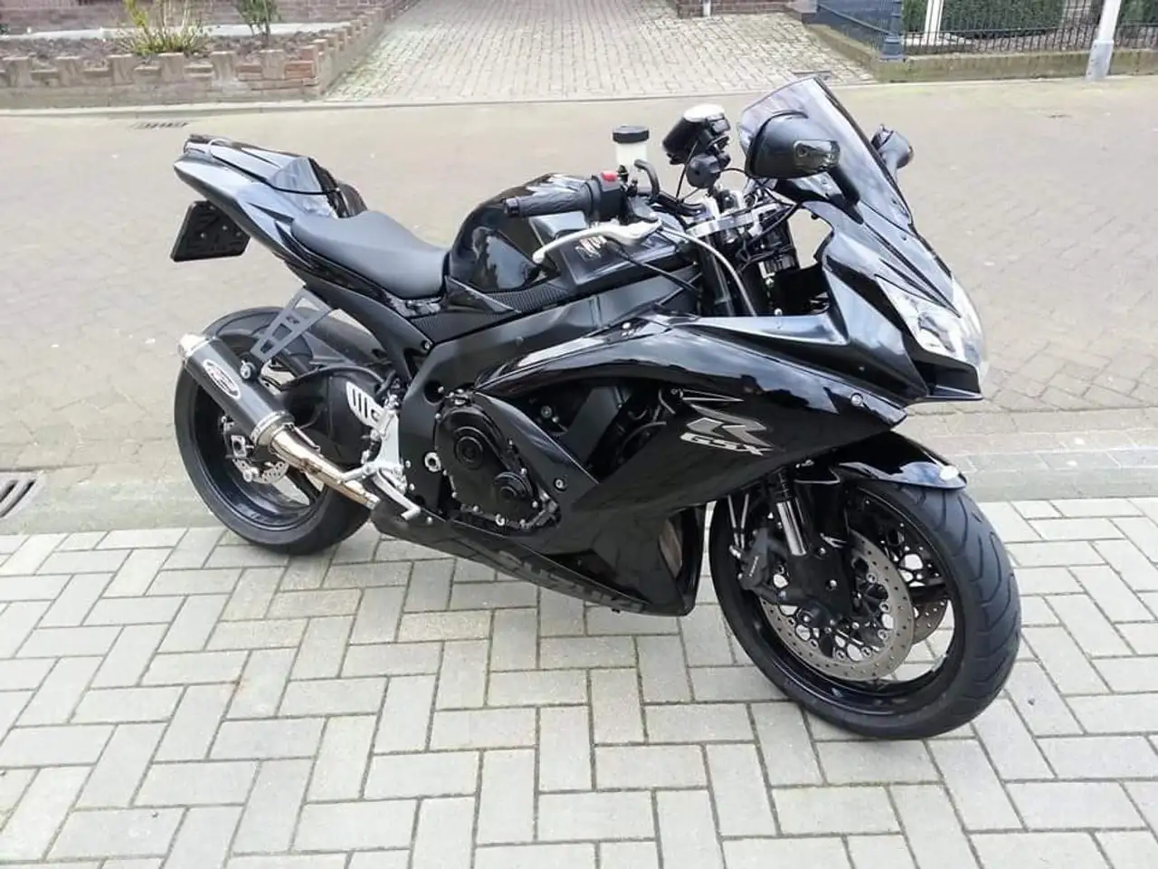Suzuki GSX-R 750
