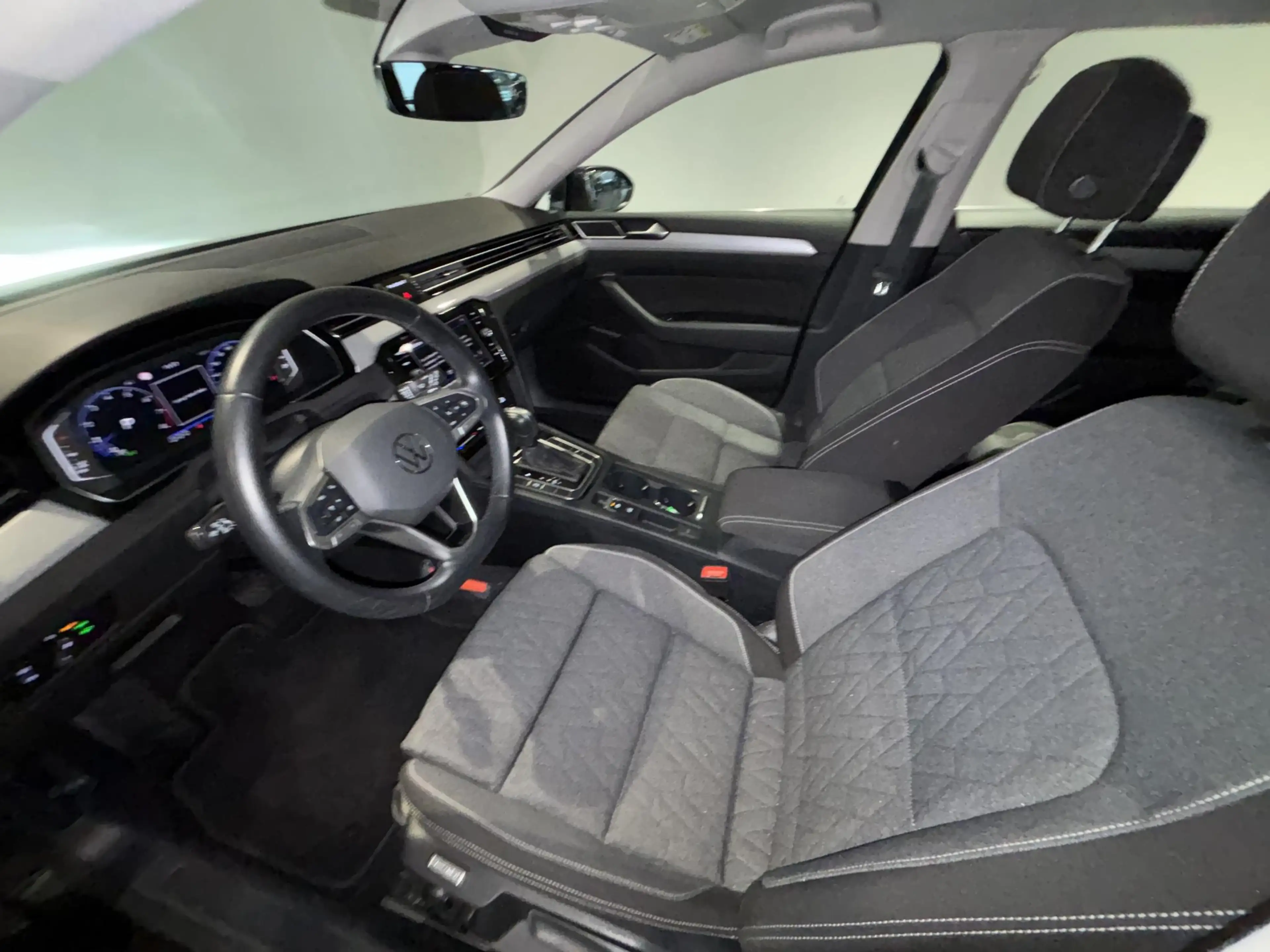 Volkswagen Passat Variant 1.5 TSI Business | Adaptieve cruise control | Acht — photo 22