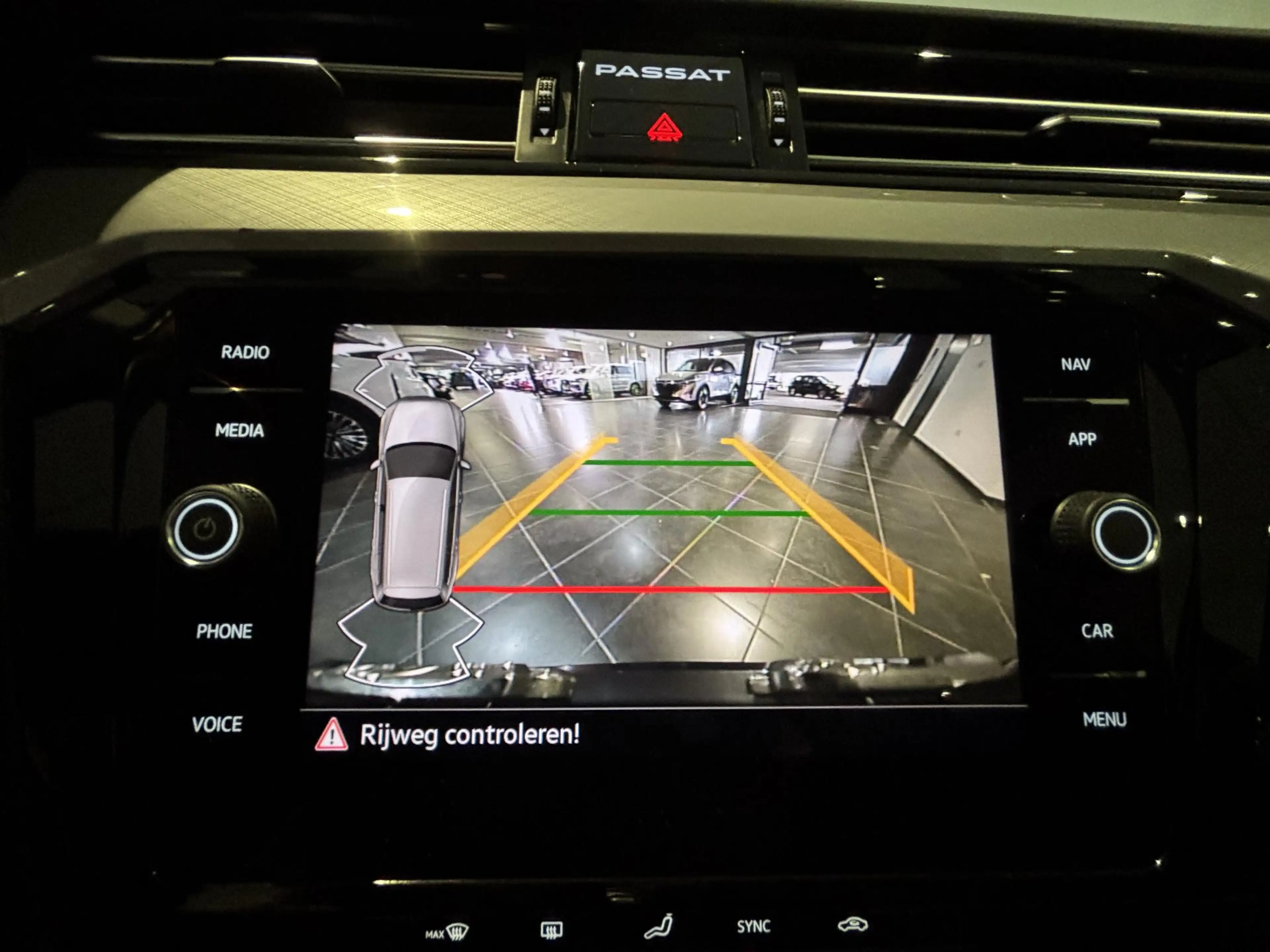 Volkswagen Passat Variant 1.5 TSI Business | Adaptieve cruise control | Acht — photo 12