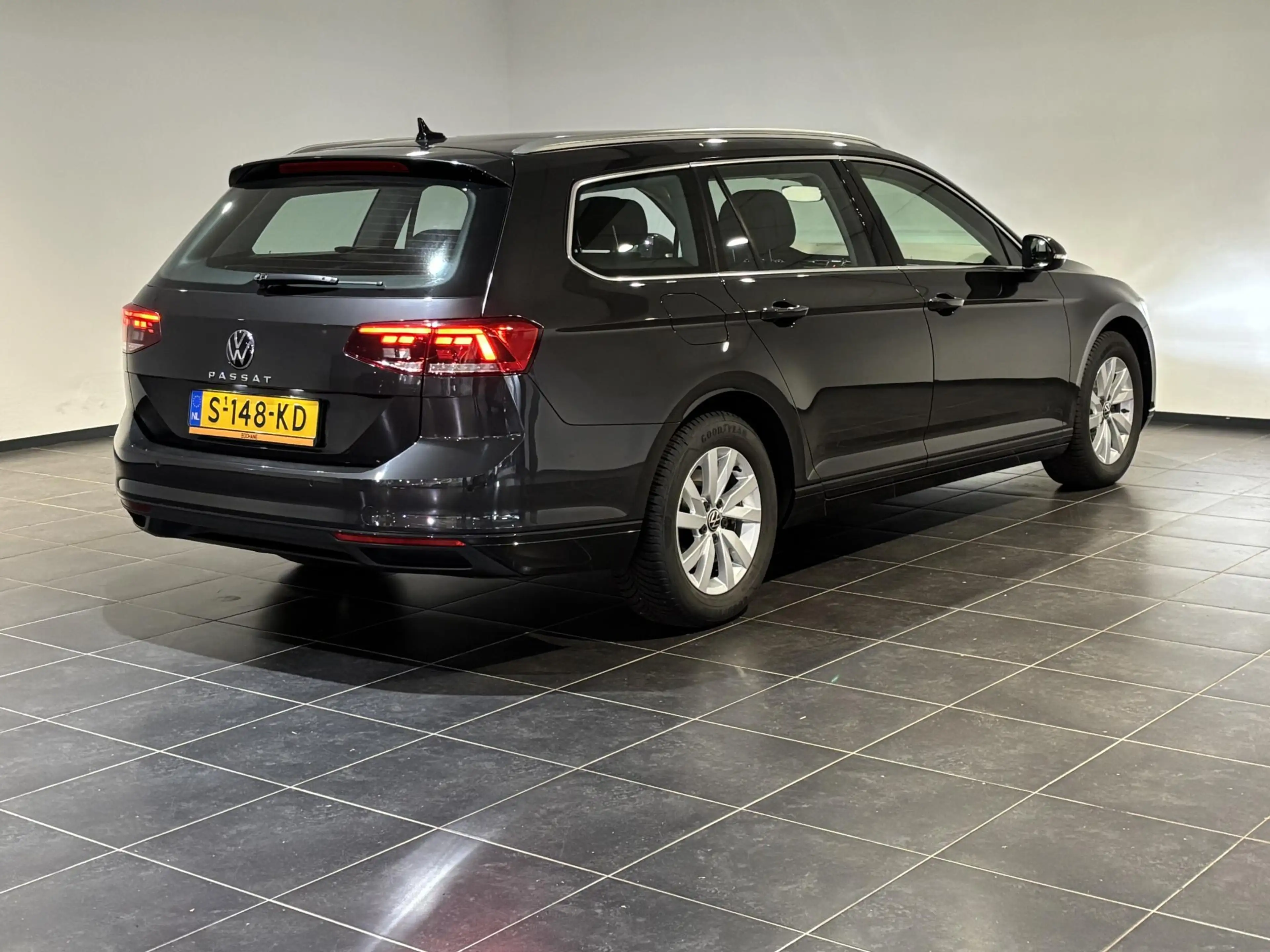 Volkswagen Passat Variant 1.5 TSI Business | Adaptieve cruise control | Acht — photo 2