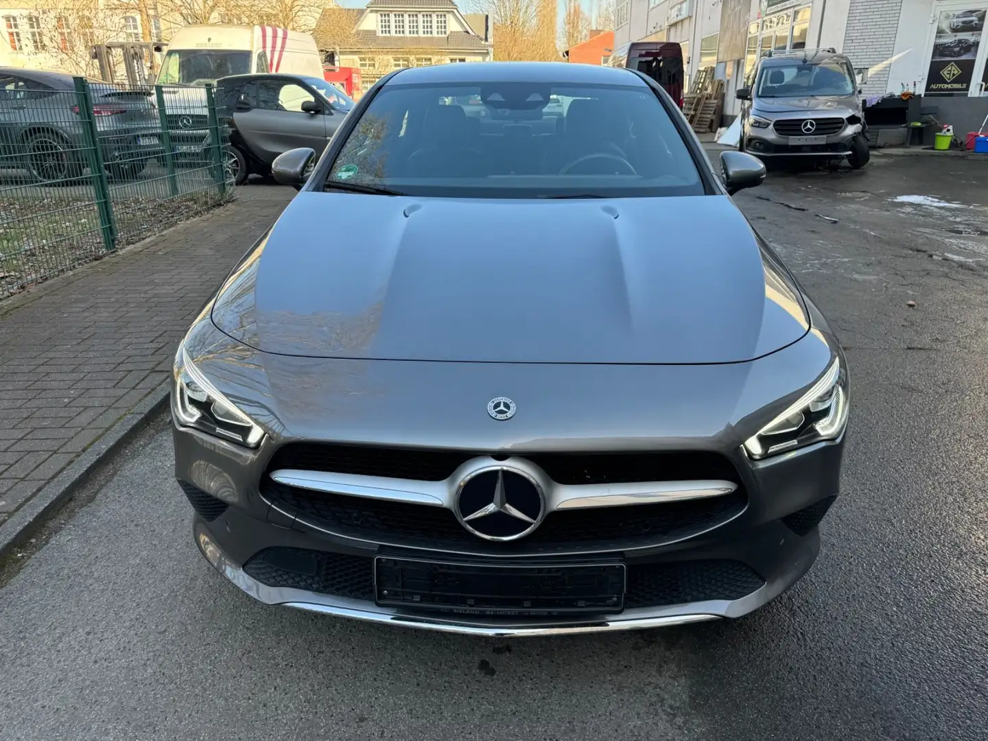 Mercedes-Benz CLA 180 7G Lim. Progressive MBUX LED Kamera Gris - 2