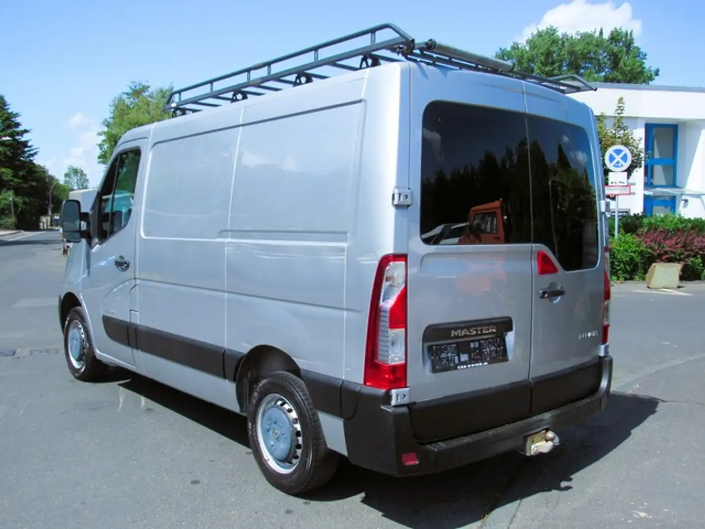 Renault Master 2.3 dCi L1H1 Klima AHK R-Cam 2,8t Plateado - 2