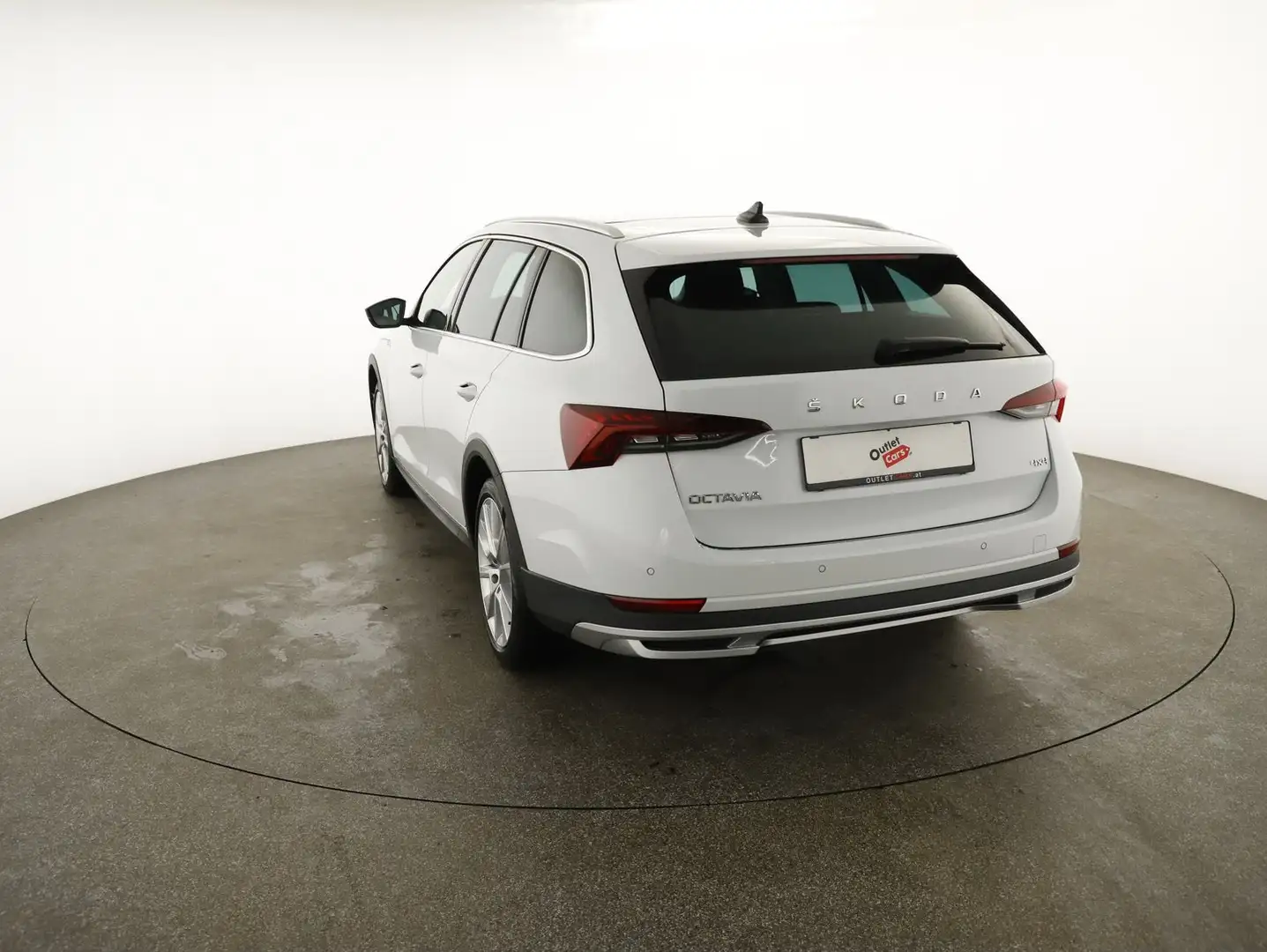 Skoda Octavia 4x4 SCOUT TDI DSG Weiß - 2