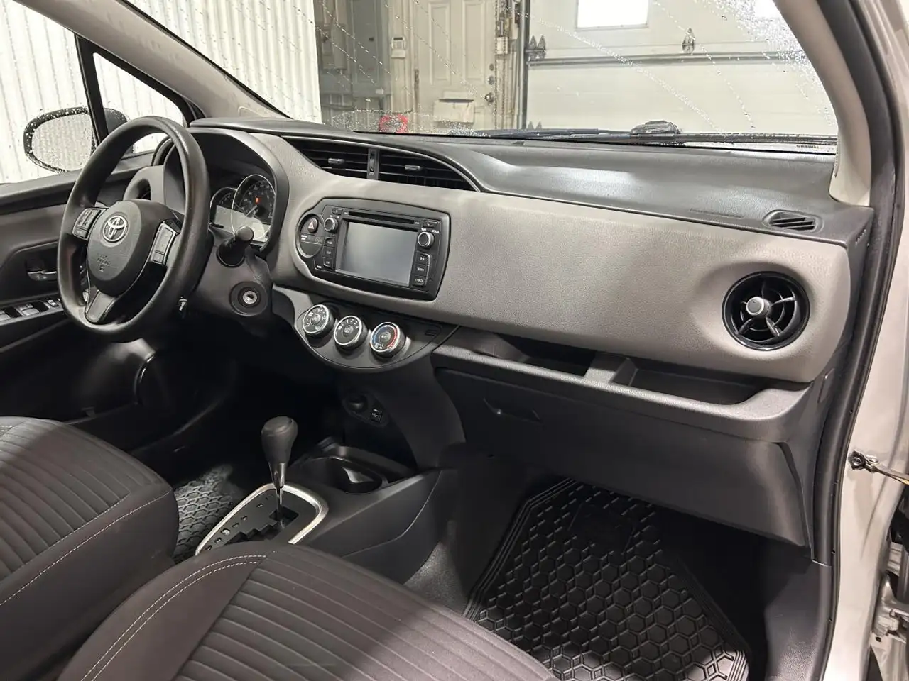 Toyota Yaris снимка Toyota Yaris