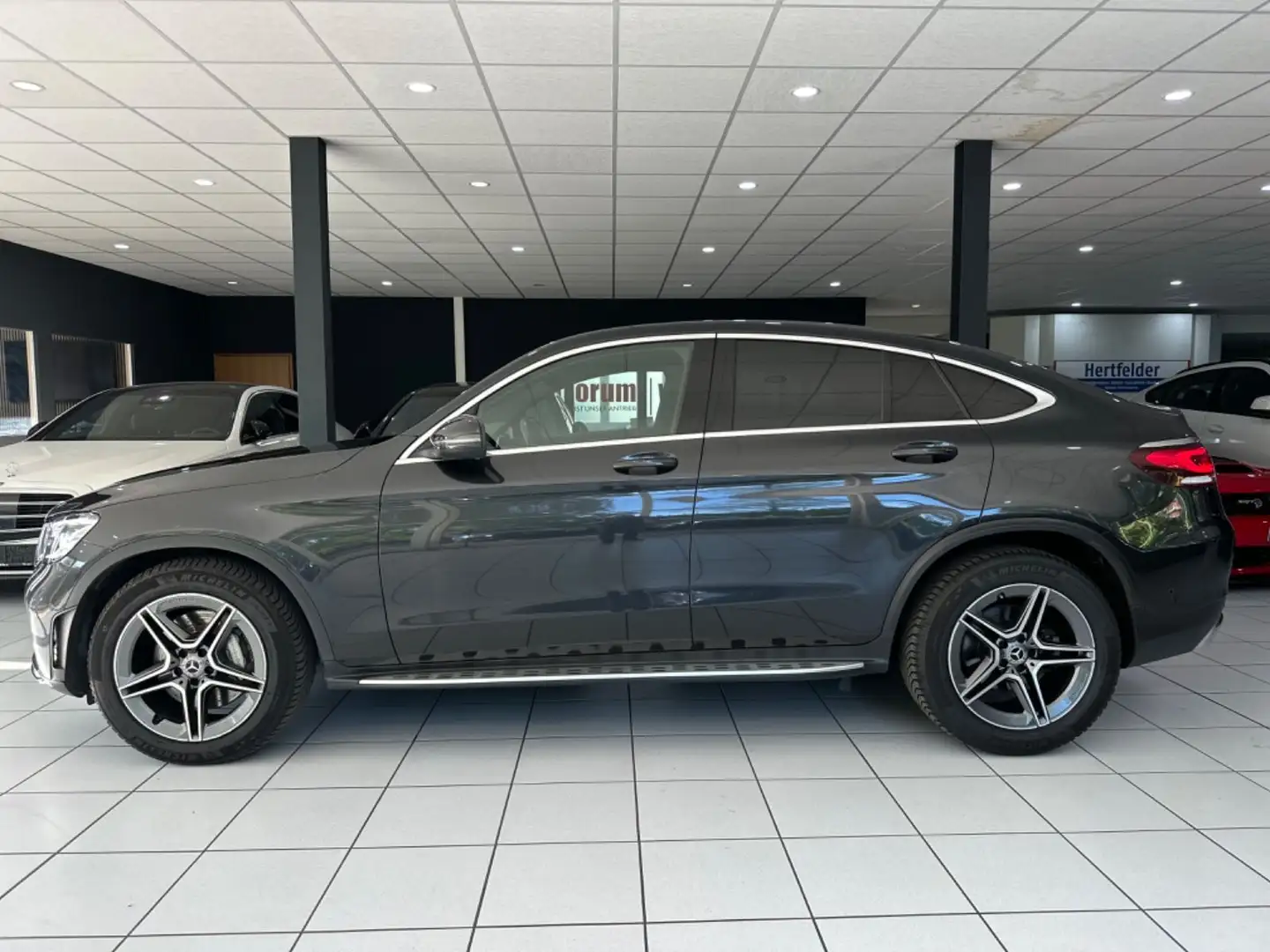 Mercedes-Benz GLC 220 d Coupe 4Matic*KAMERA*MBEAM*CARPLAY*AMBIE siva - 2