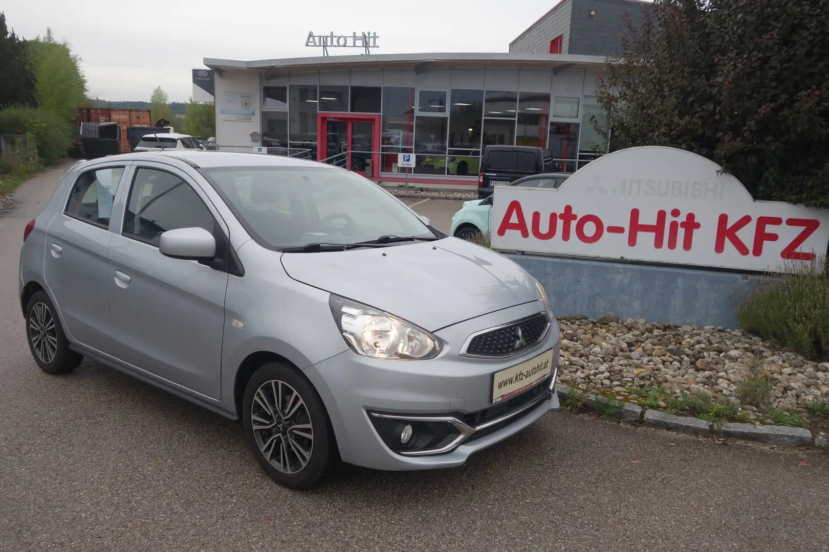 Mitsubishi Space Star 1,0 MIVEC Inform***Service+Pickerl neu*** Silber - 1