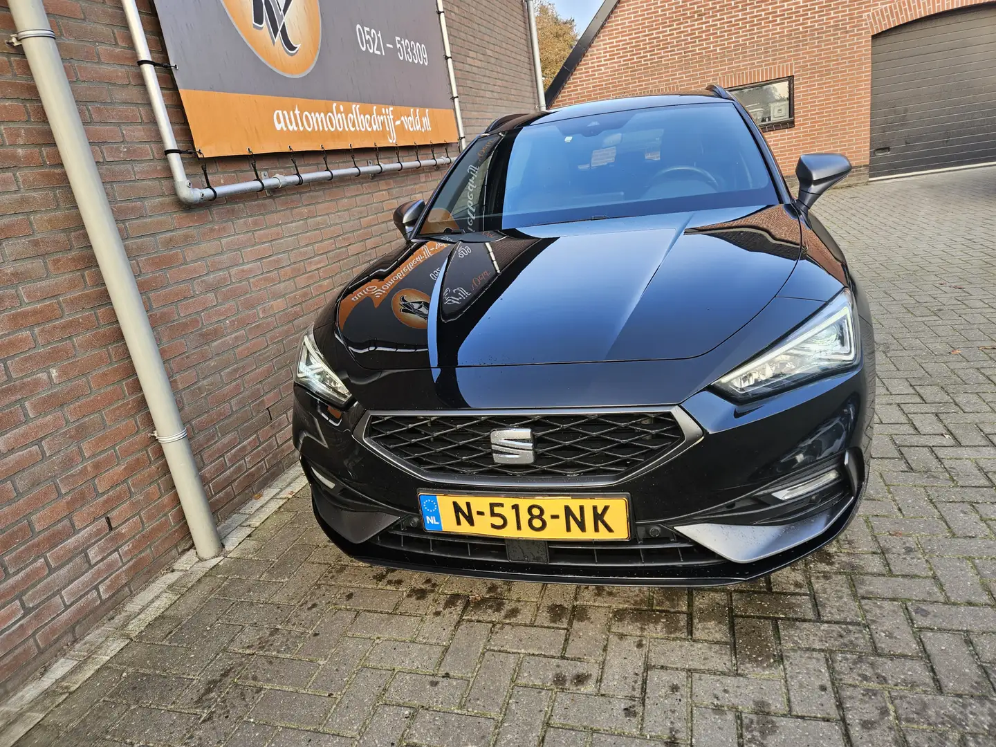 SEAT Leon e-Hybrid Sportstourer 1.4 TSI eHybrid PHEV FR Business Inte Schwarz - 2