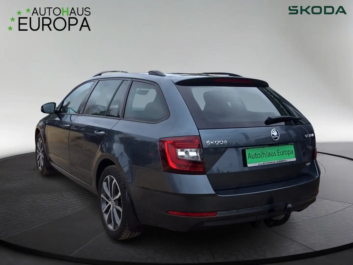 Skoda Octavia Combi 2.0 TDI 4x4 DSG Soleil AHK ACCKlimaA Kam Sma Grau - 2