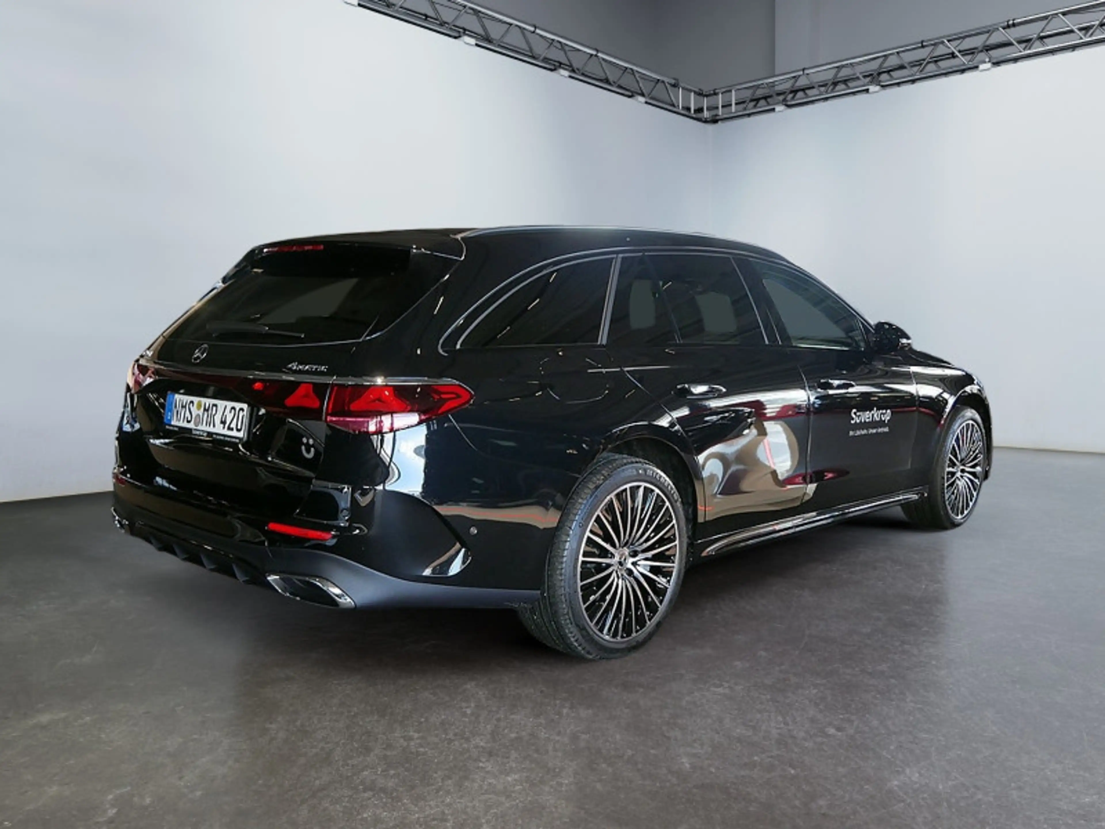 Mercedes-Benz E 450 d 4MATIC T-Modell AMG BURM NIGHT PREMIUM — photo 3