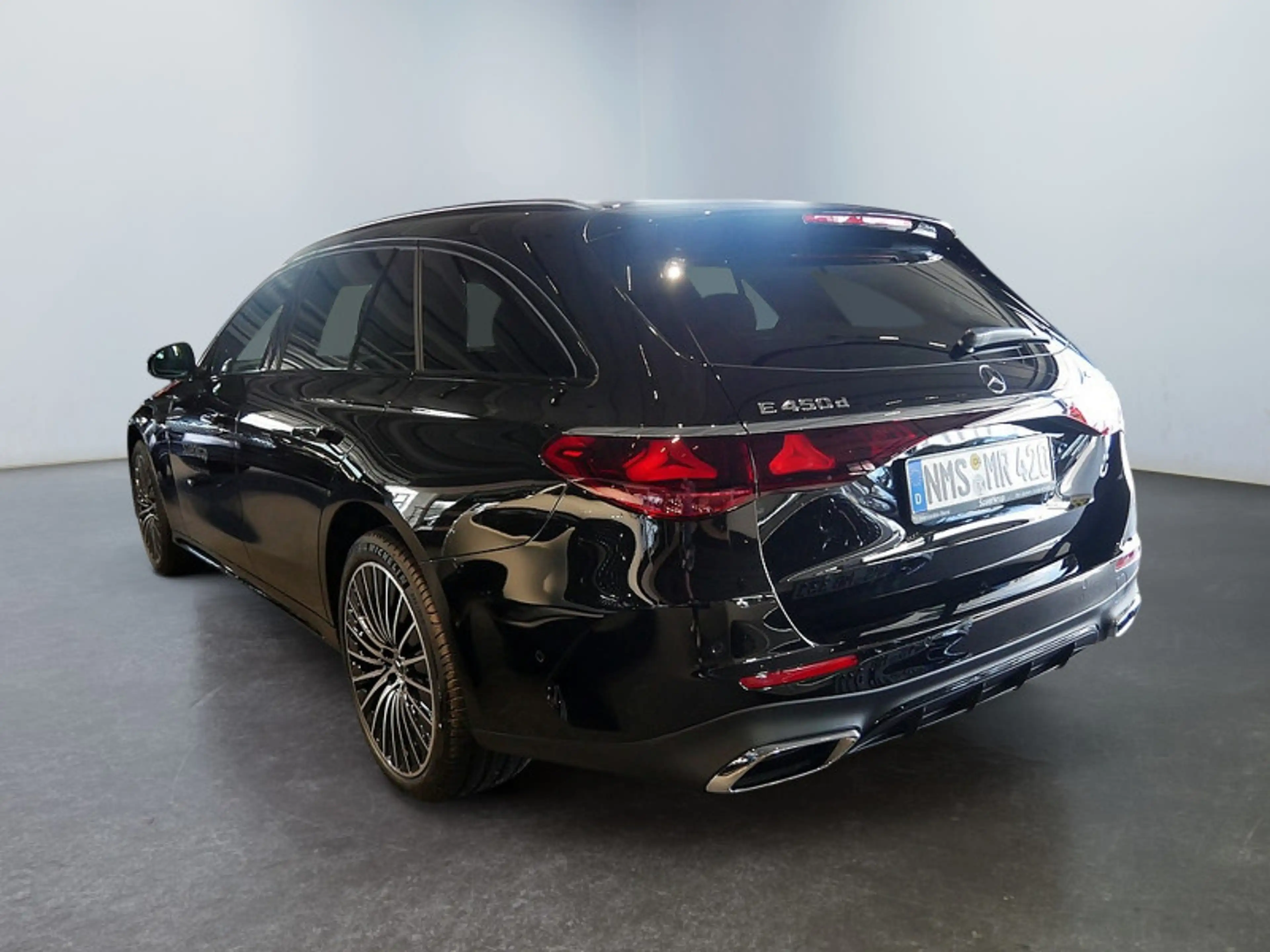 Mercedes-Benz E 450 d 4MATIC T-Modell AMG BURM NIGHT PREMIUM — photo 4