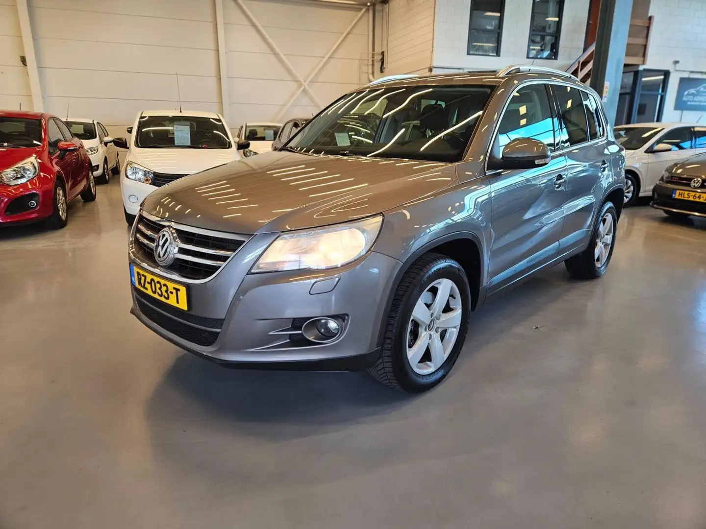 Volkswagen Tiguan 1.4 TSI Track&Field 4Motion Grau - 1