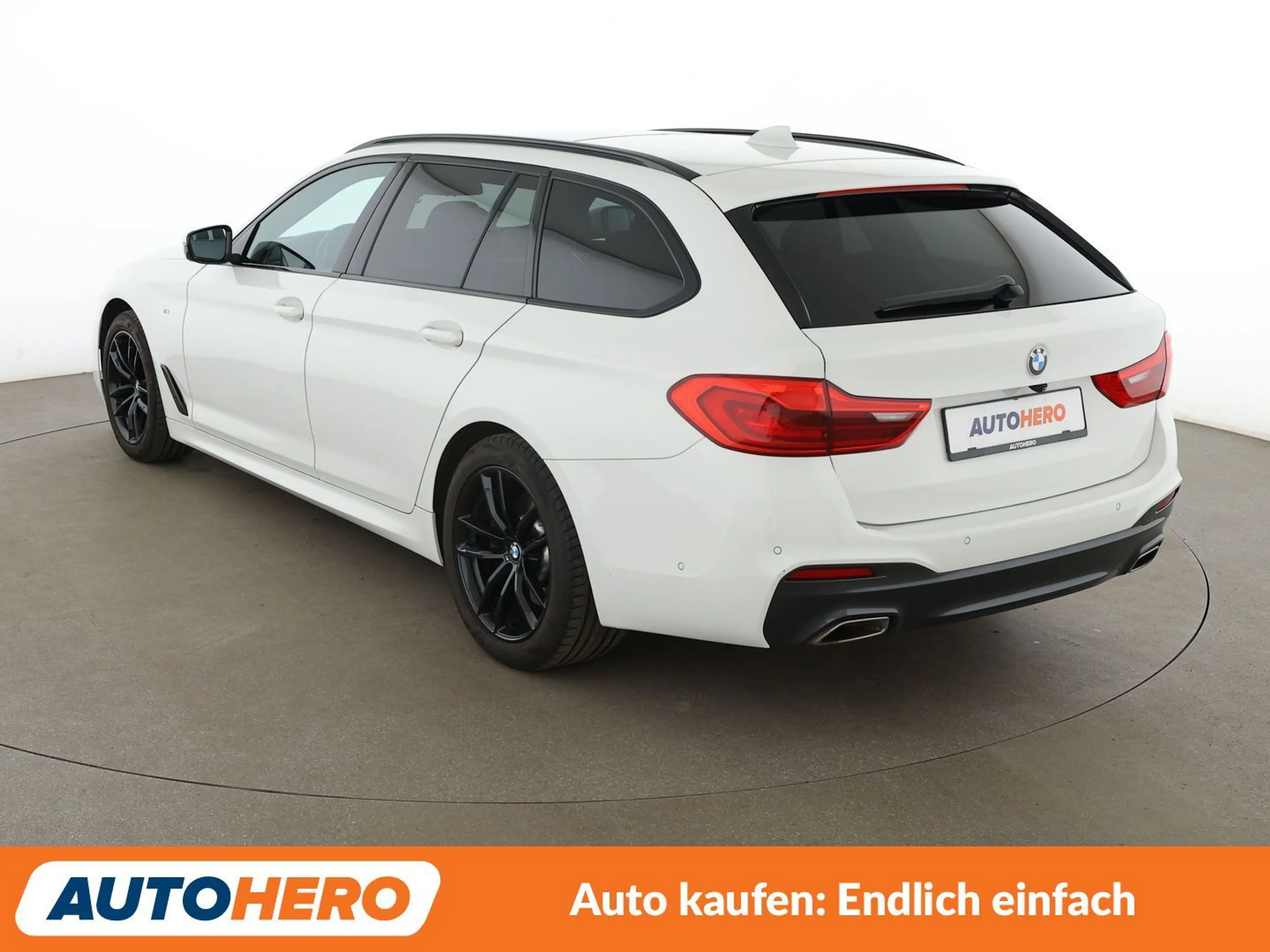 BMW 520 520d M Sport Aut.*NAVI*HEAD-UP*LED*ACC*CAM*PDC*SHZ — photo 4