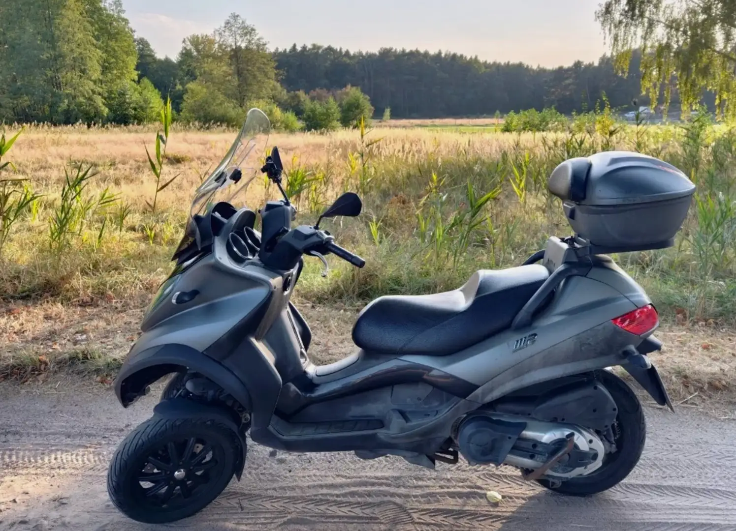 Piaggio MP3 500 Silber - 1