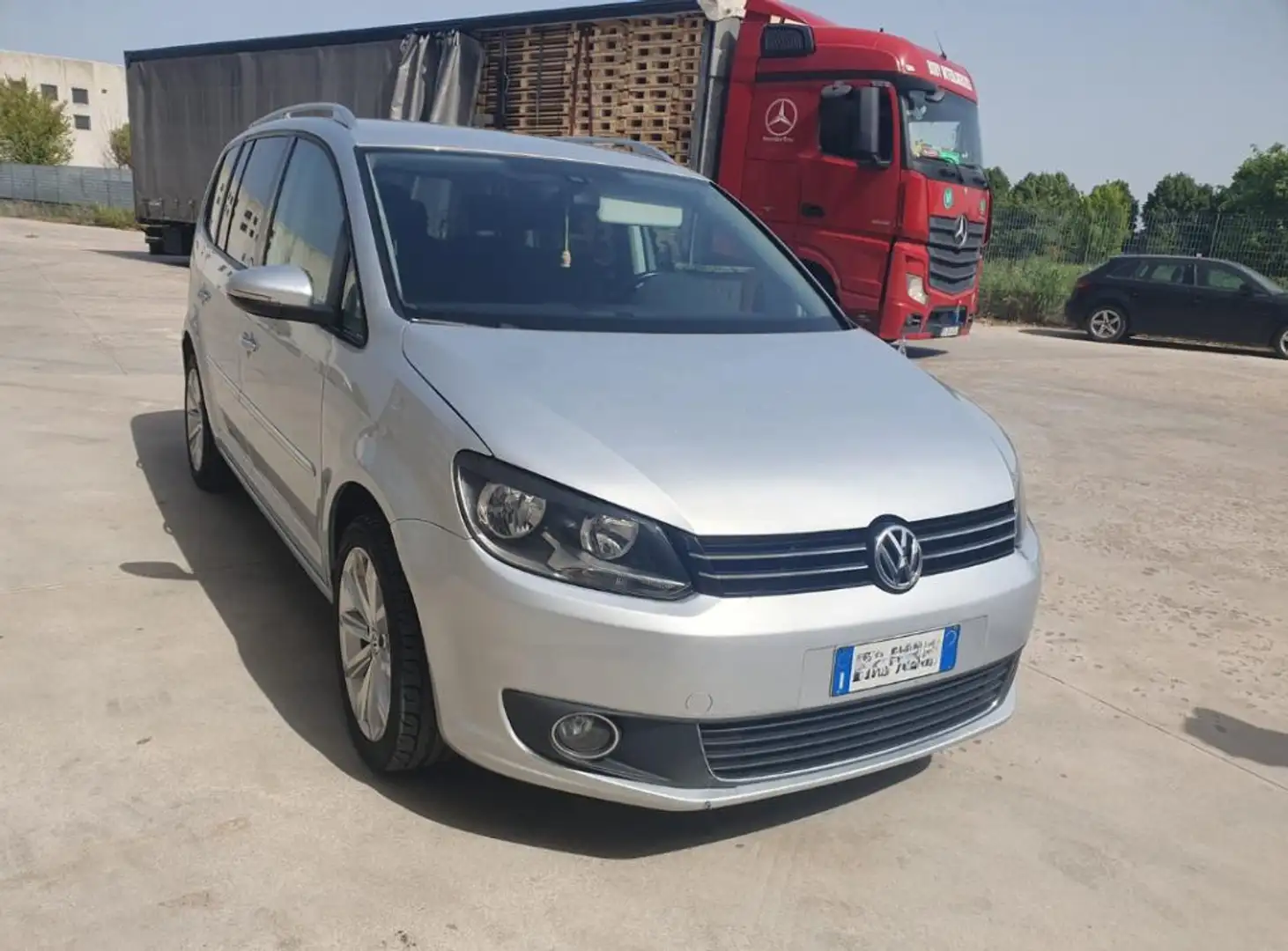 Volkswagen Touran 2.0 TDI 140CV DPF DSG Highline Grigio - 1