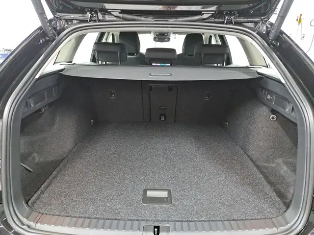 Skoda Octavia view 7