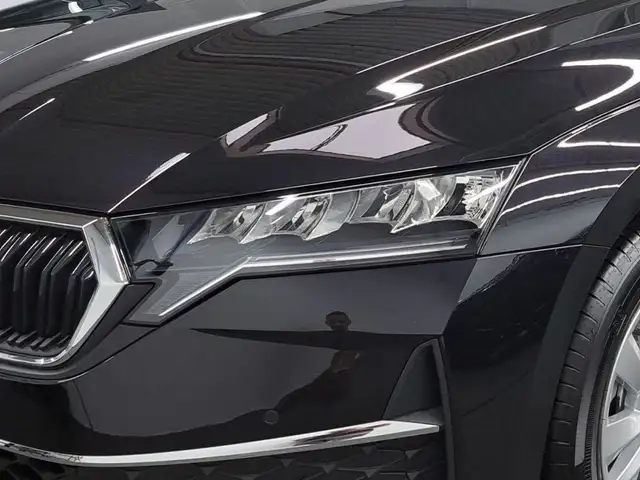 Skoda Octavia view 5