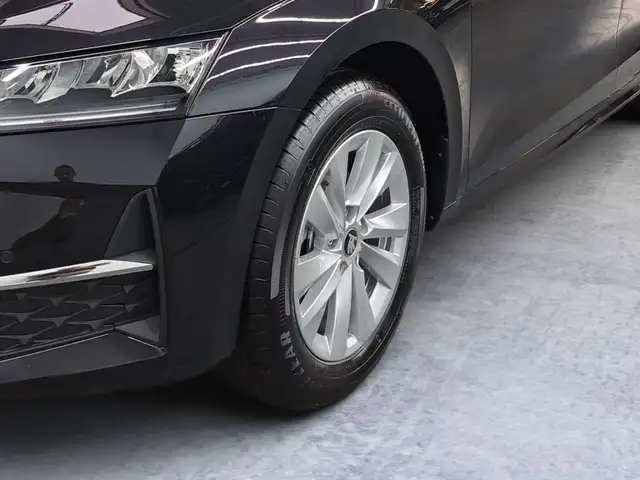 Skoda Octavia view 6
