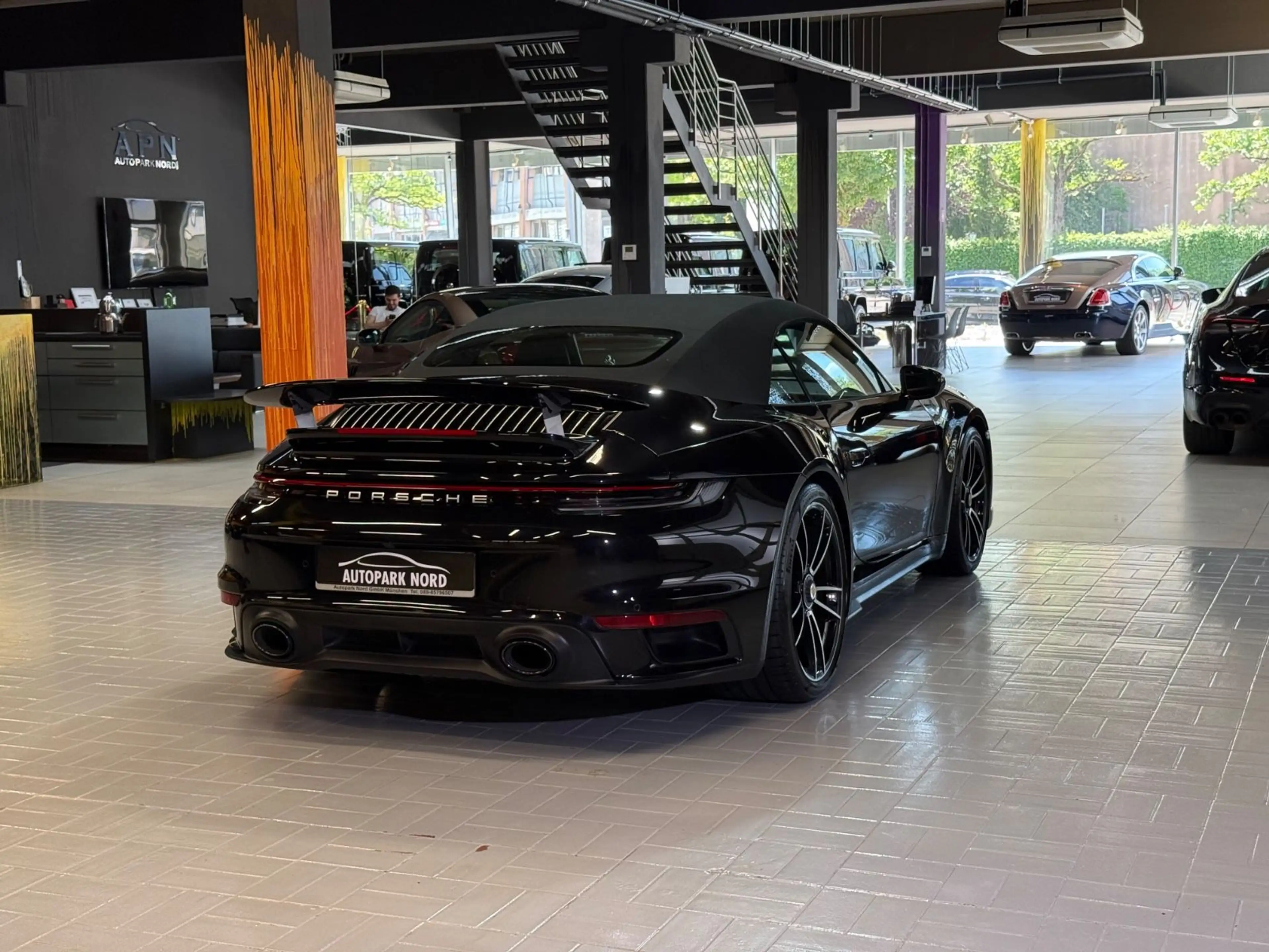 Porsche 911 Turbo S Cabriolet MATRIX~LIFT~KERAMIK~BOSE — photo 7