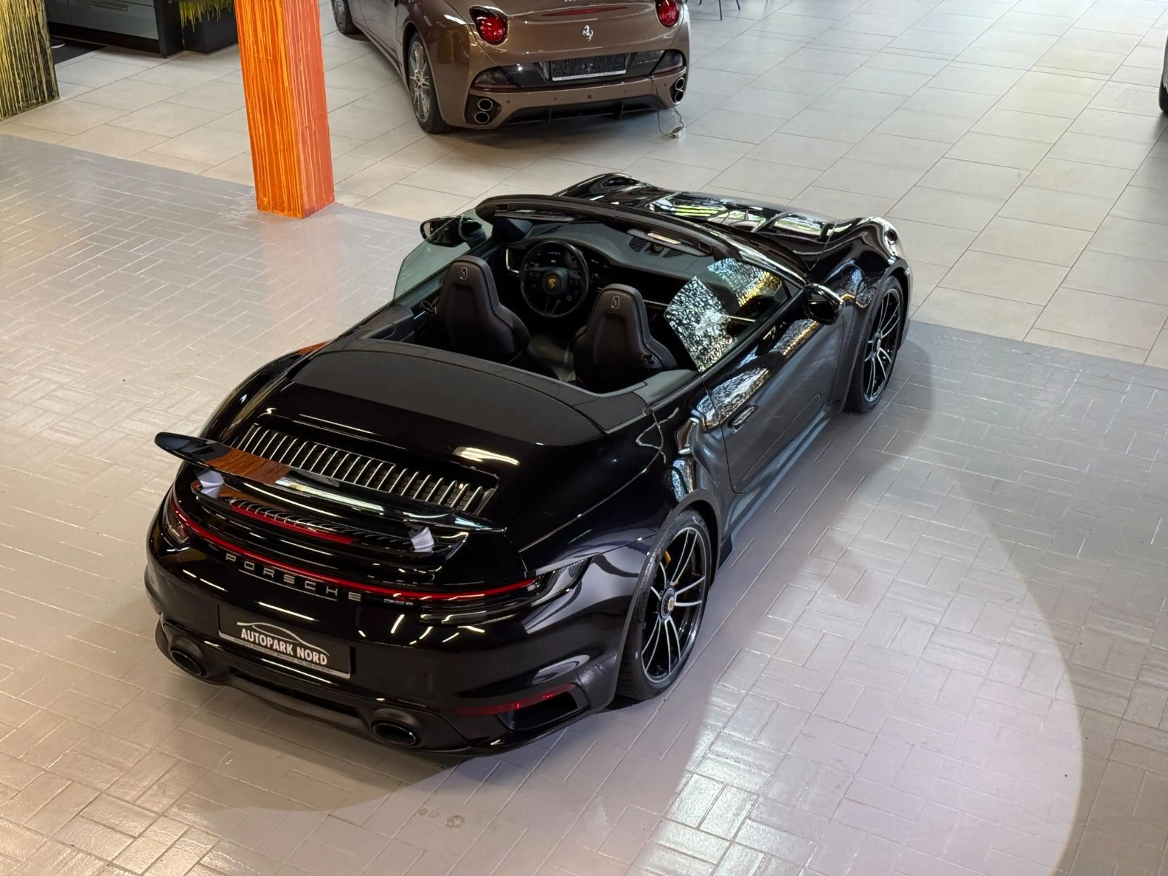 Porsche 911 Turbo S Cabriolet MATRIX~LIFT~KERAMIK~BOSE — photo 10