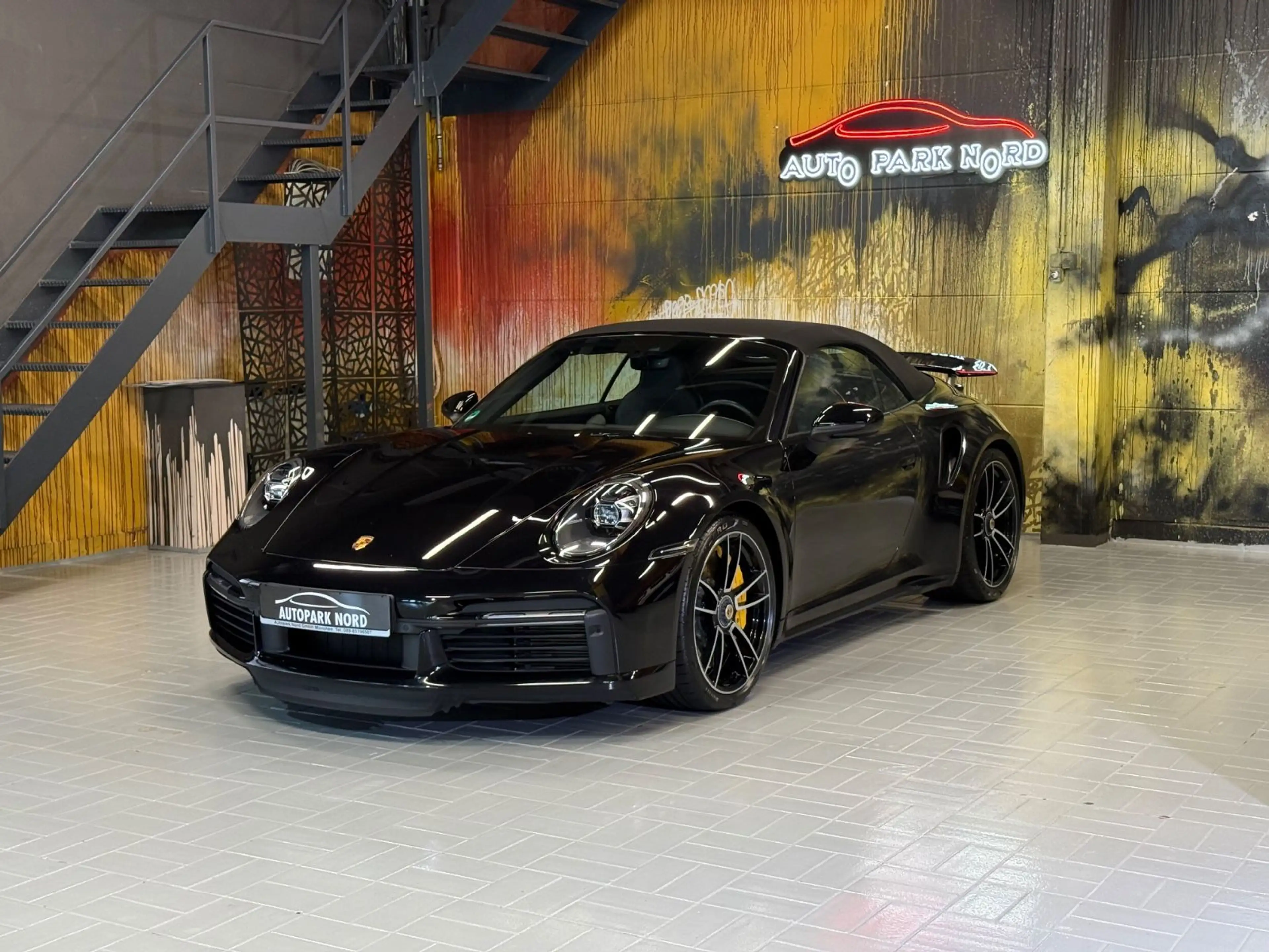 Porsche 911 Turbo S Cabriolet MATRIX~LIFT~KERAMIK~BOSE — photo 3