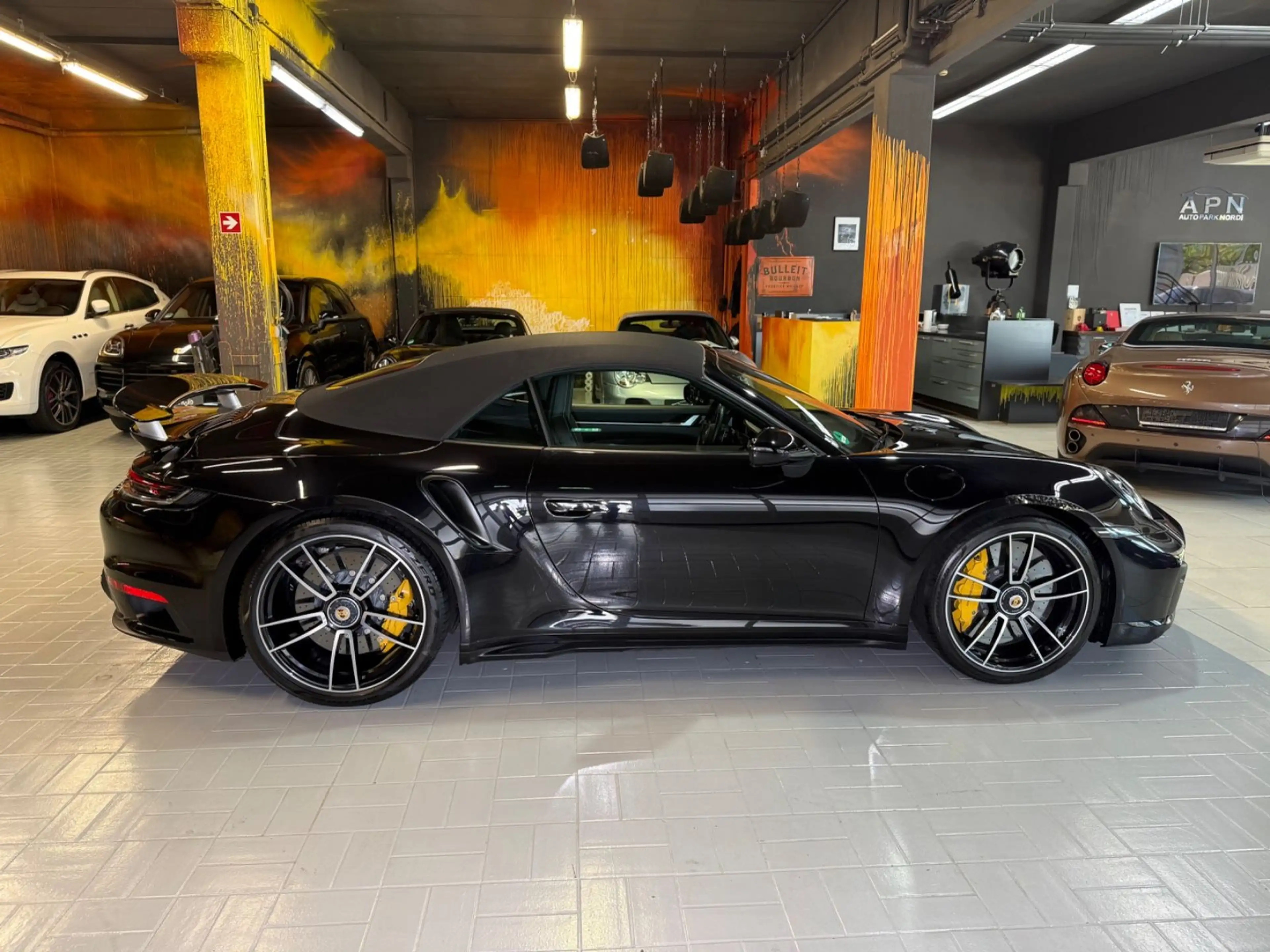 Porsche 911 Turbo S Cabriolet MATRIX~LIFT~KERAMIK~BOSE — photo 8