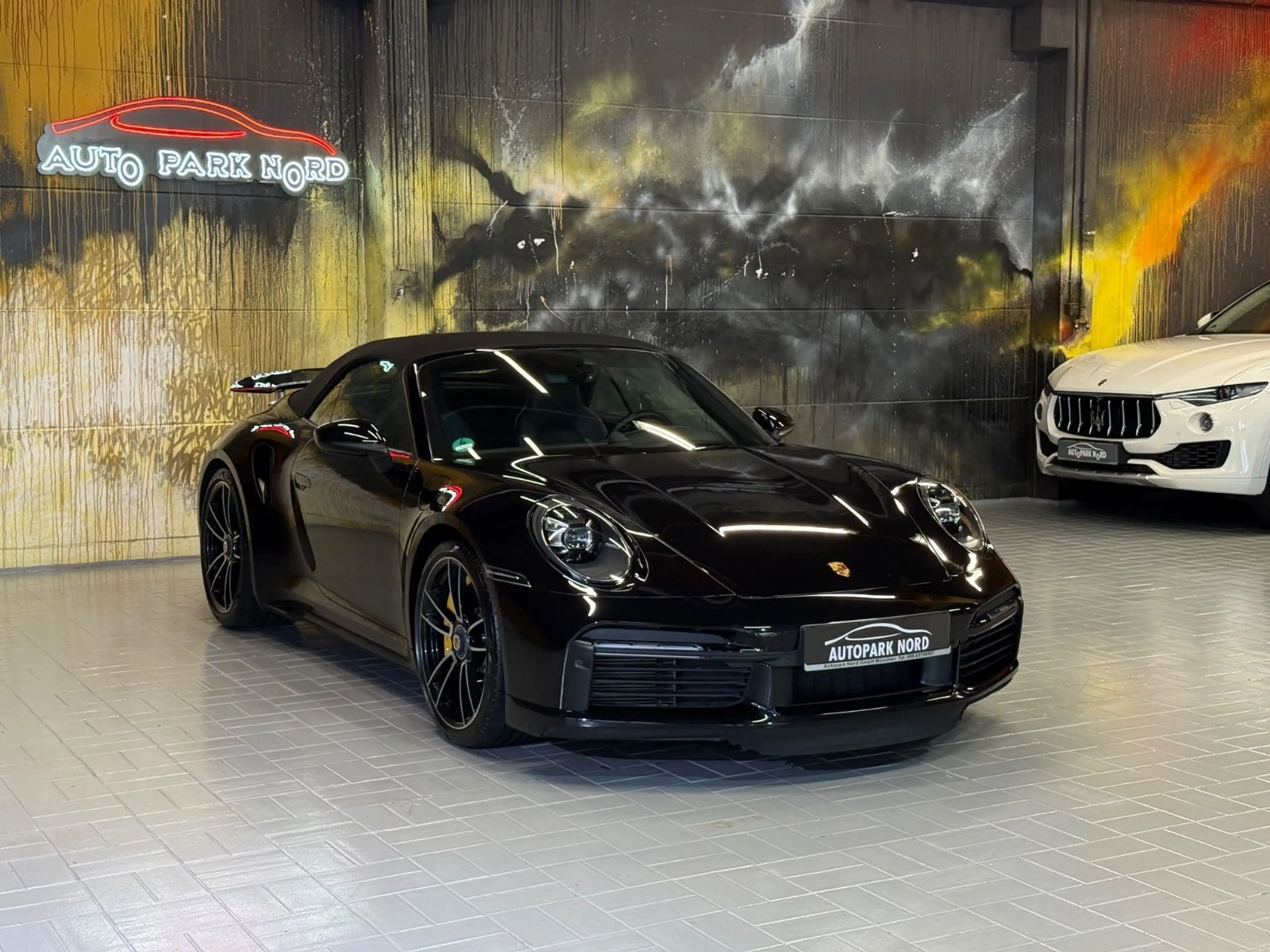 Porsche 911 Turbo S Cabriolet MATRIX~LIFT~KERAMIK~BOSE — photo 11
