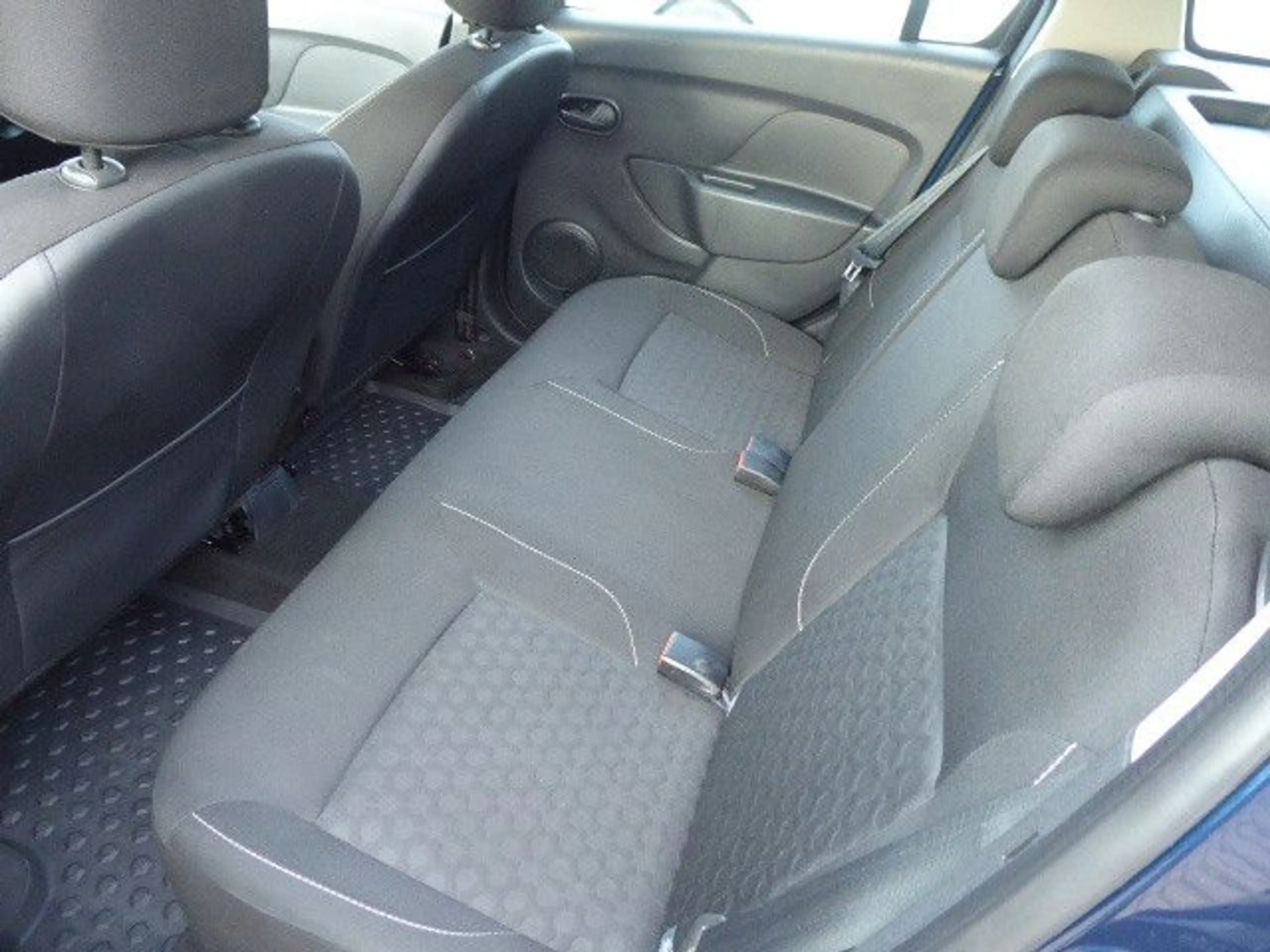 Dacia Logan MCV II Kombi Prestige — photo 7