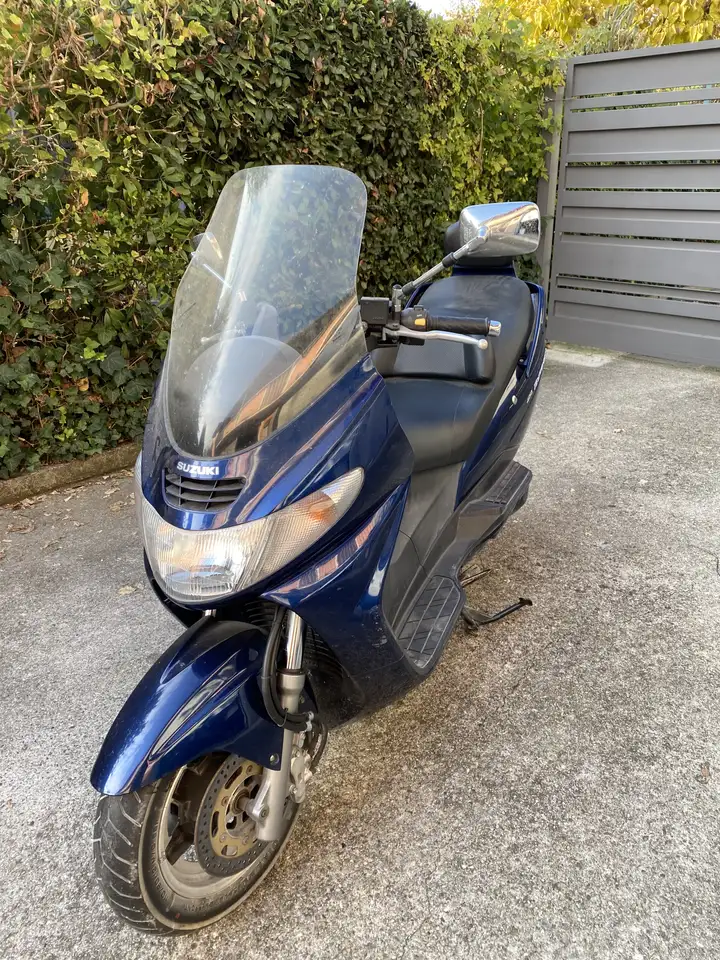Suzuki Burgman 400
