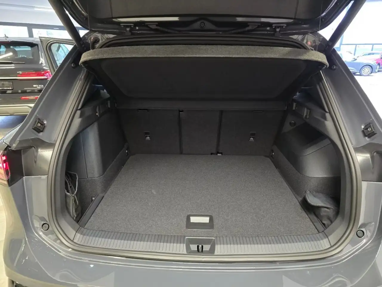 Volkswagen Tiguan 1.5 TSI e-HYBRID 272 PK R-LINE PANO-DAK/CAMERA/TRE 13