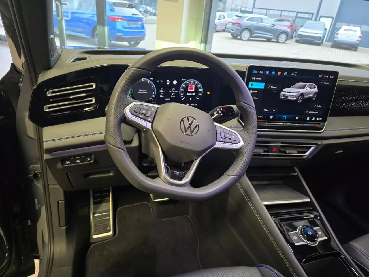 Volkswagen Tiguan 1.5 TSI e-HYBRID 272 PK R-LINE PANO-DAK/CAMERA/TRE 10