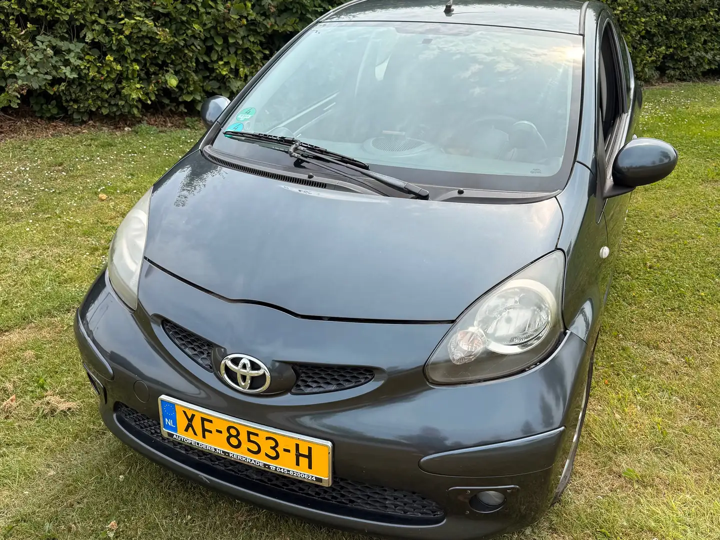 Toyota Aygo Aygo 1.0-12V Gris - 1