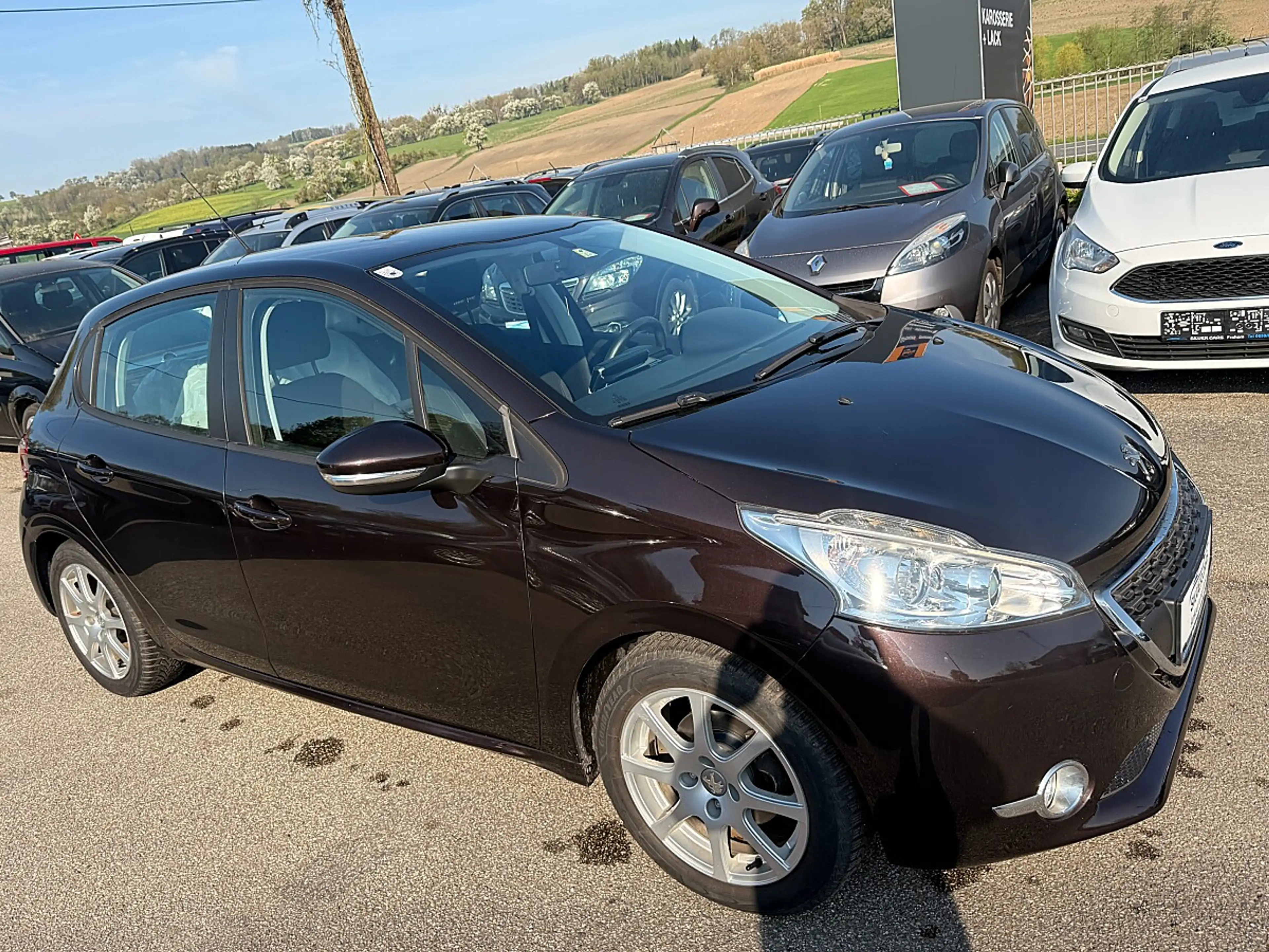 Peugeot 208 Active 1,4 HDI 68 FAP — photo 9