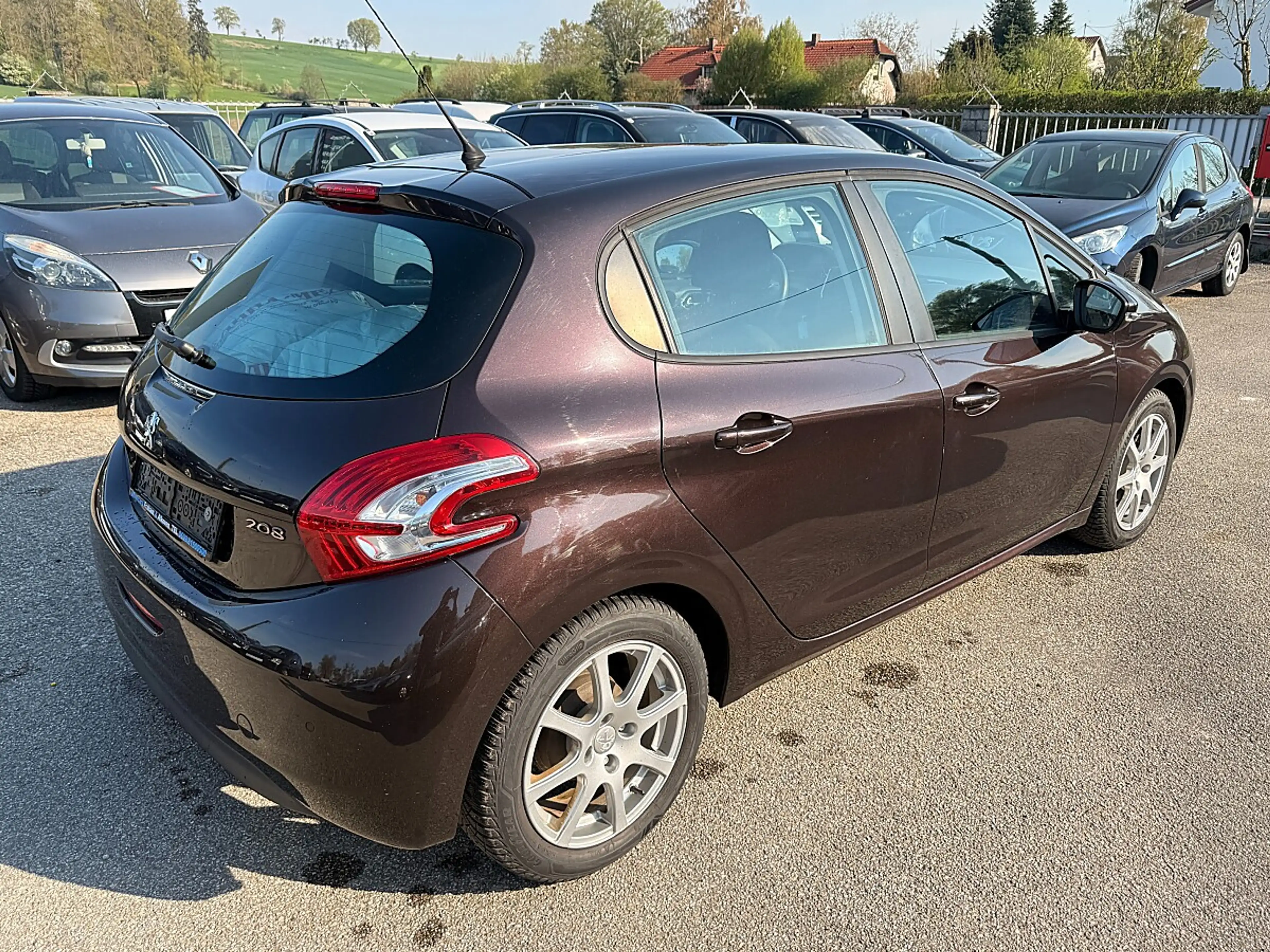 Peugeot 208 Active 1,4 HDI 68 FAP — photo 7