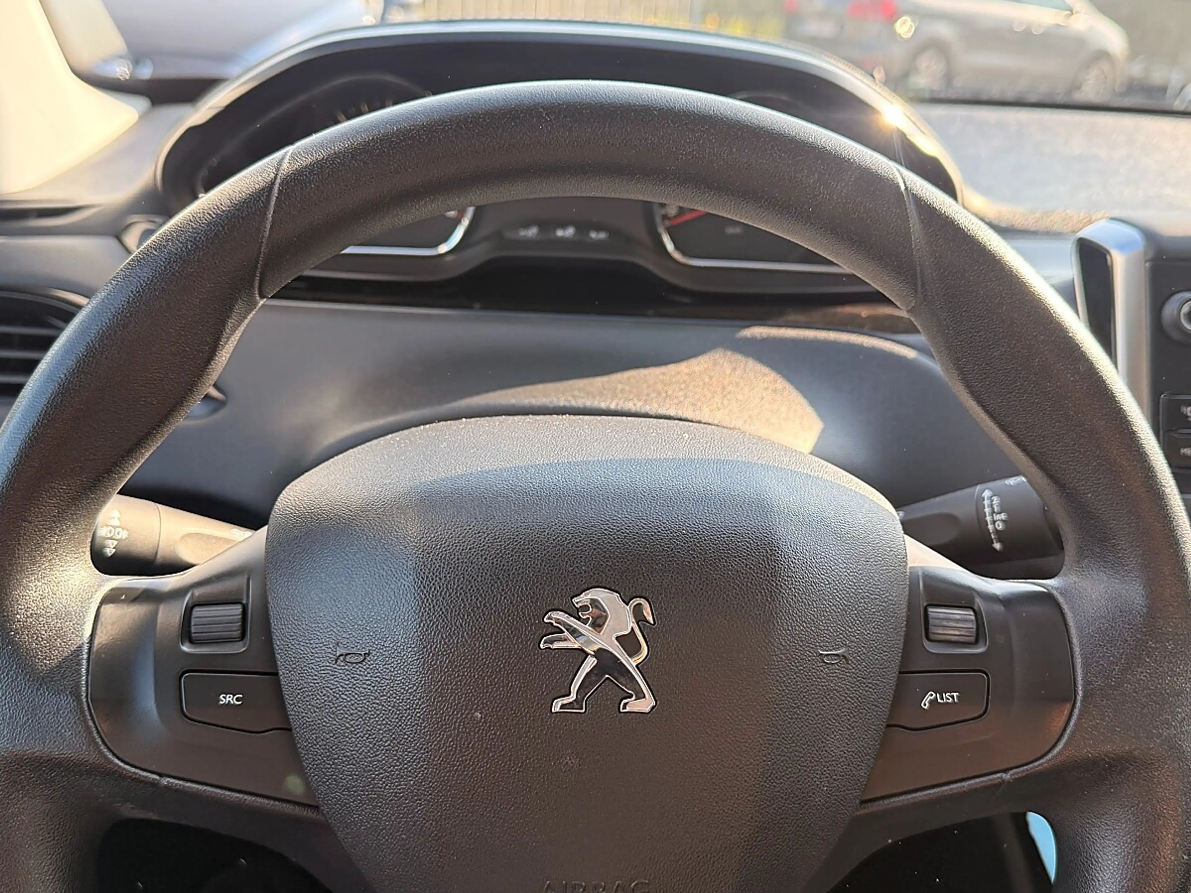 Peugeot 208 Active 1,4 HDI 68 FAP — photo 15