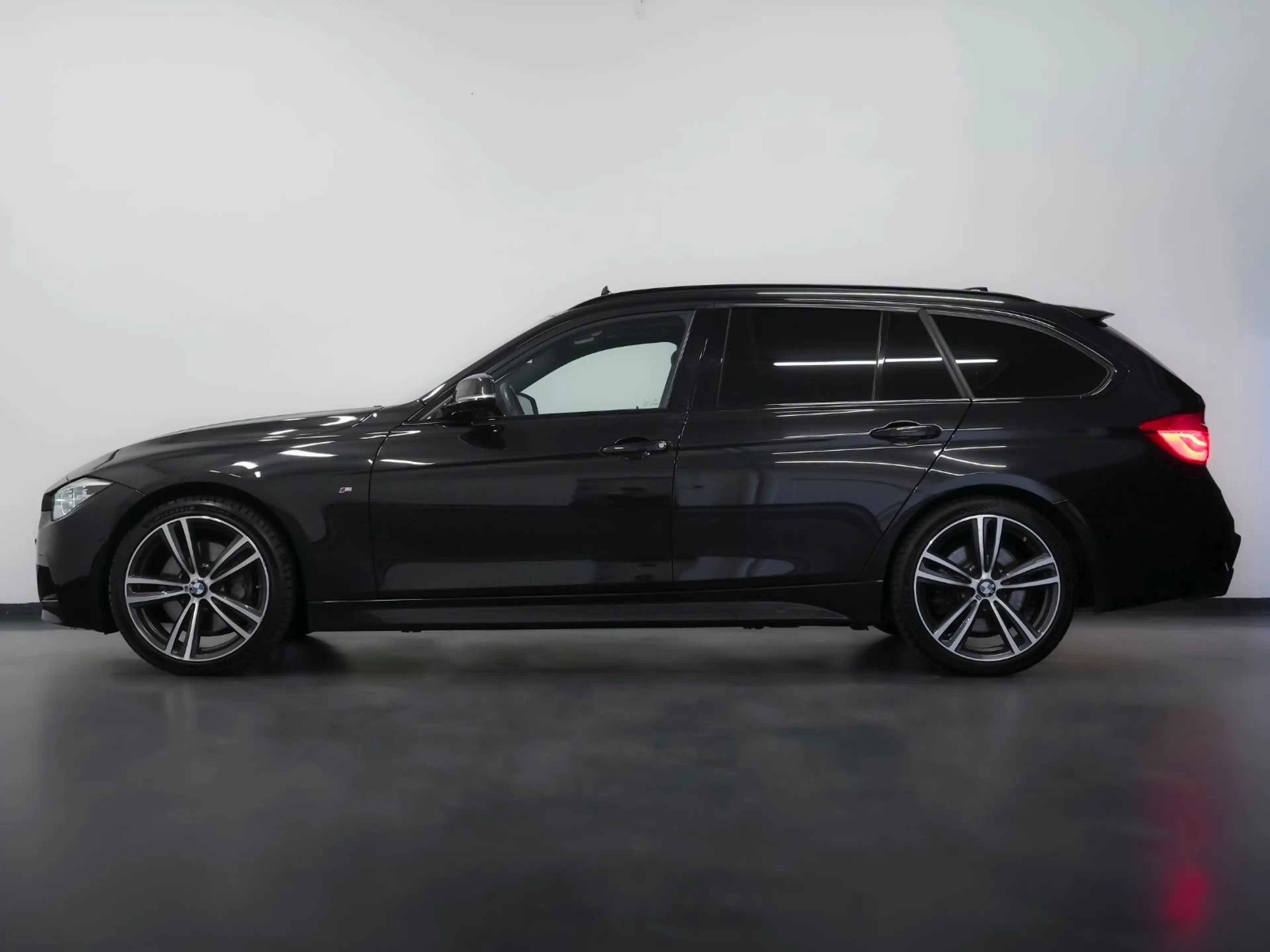 BMW 335 d xDrive M SPORT VIRTUAL/ACC/H&K/PANO/HUD — photo 11