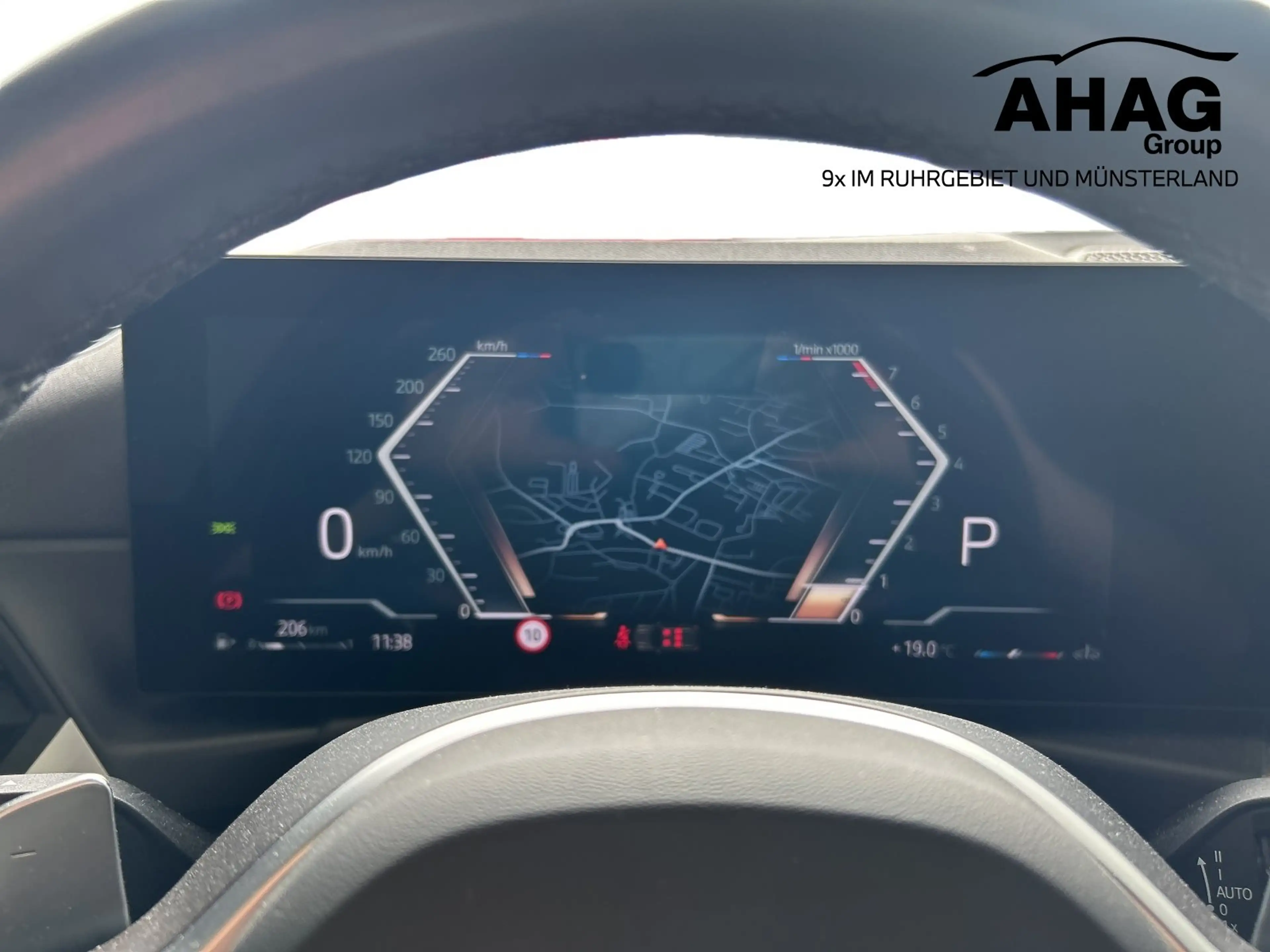 BMW 320 i Touring Aut M-Sport | ACC | Parking Assistant — photo 11