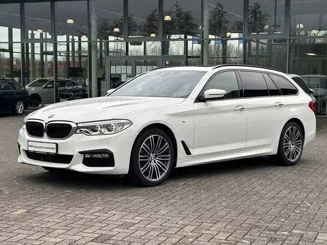 BMW 530 530 d xDrive M Sport / Leder / Glasdach / AHK