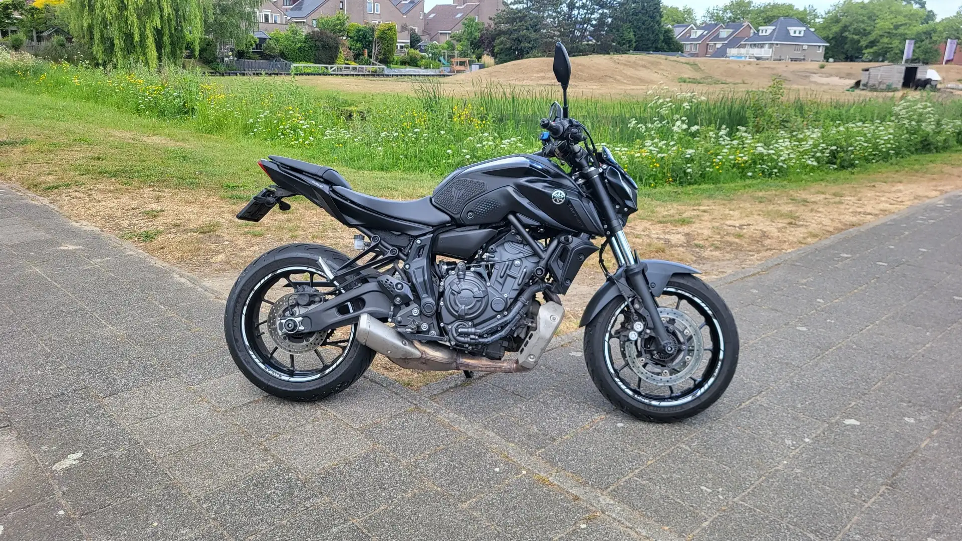 Yamaha MT-07 2022 a2 35kw Zwart - 1