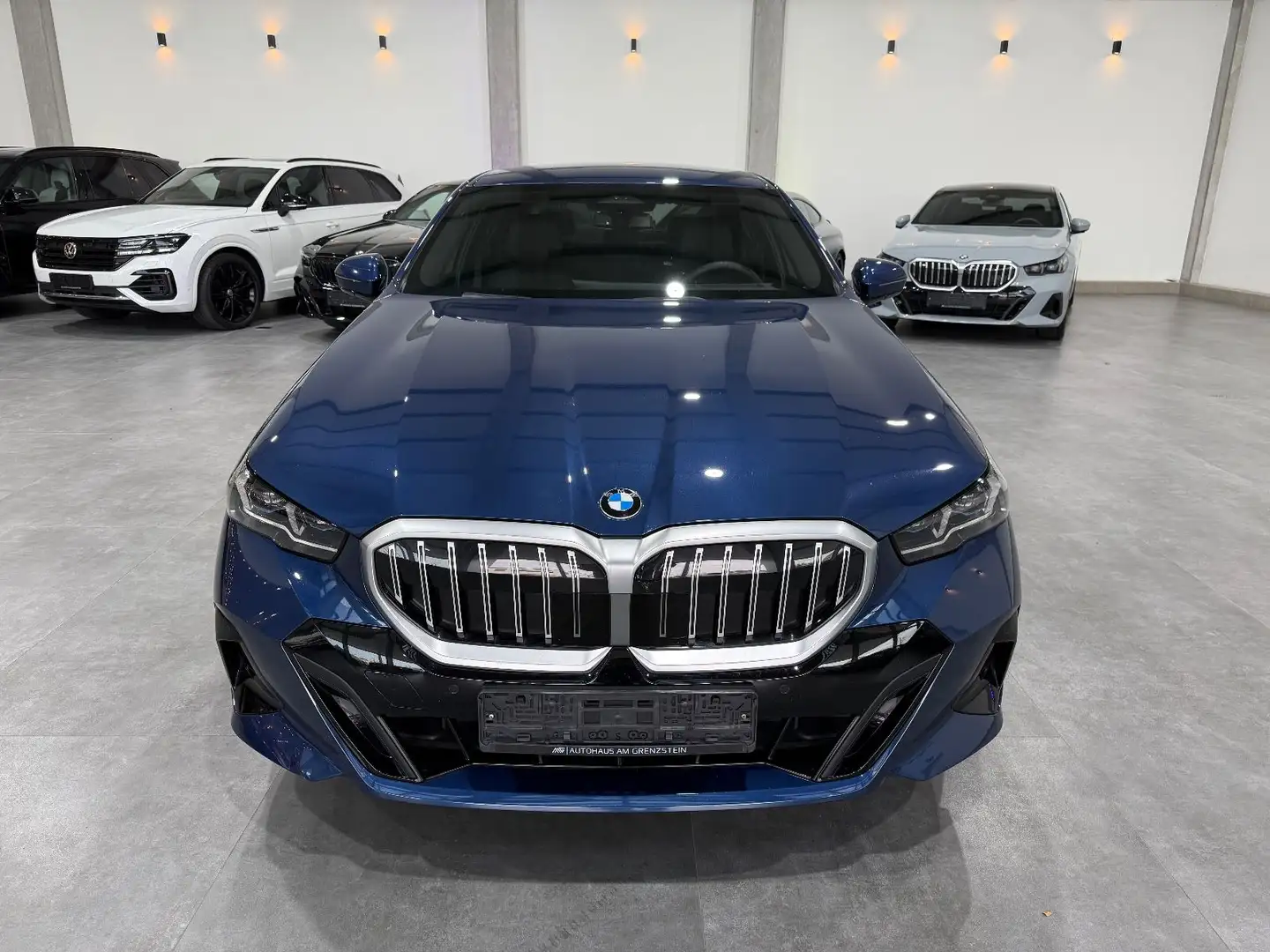 BMW 520 i M Sport*LED*AHK*Shadow*H&K*360°*Carbon Blau - 2
